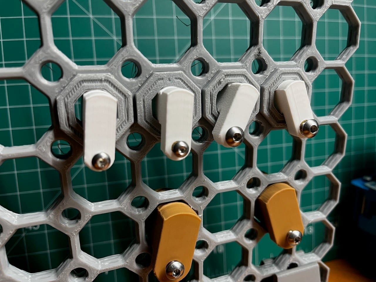 Multiboard Heavy Duty Keyhole Hanger 3d model