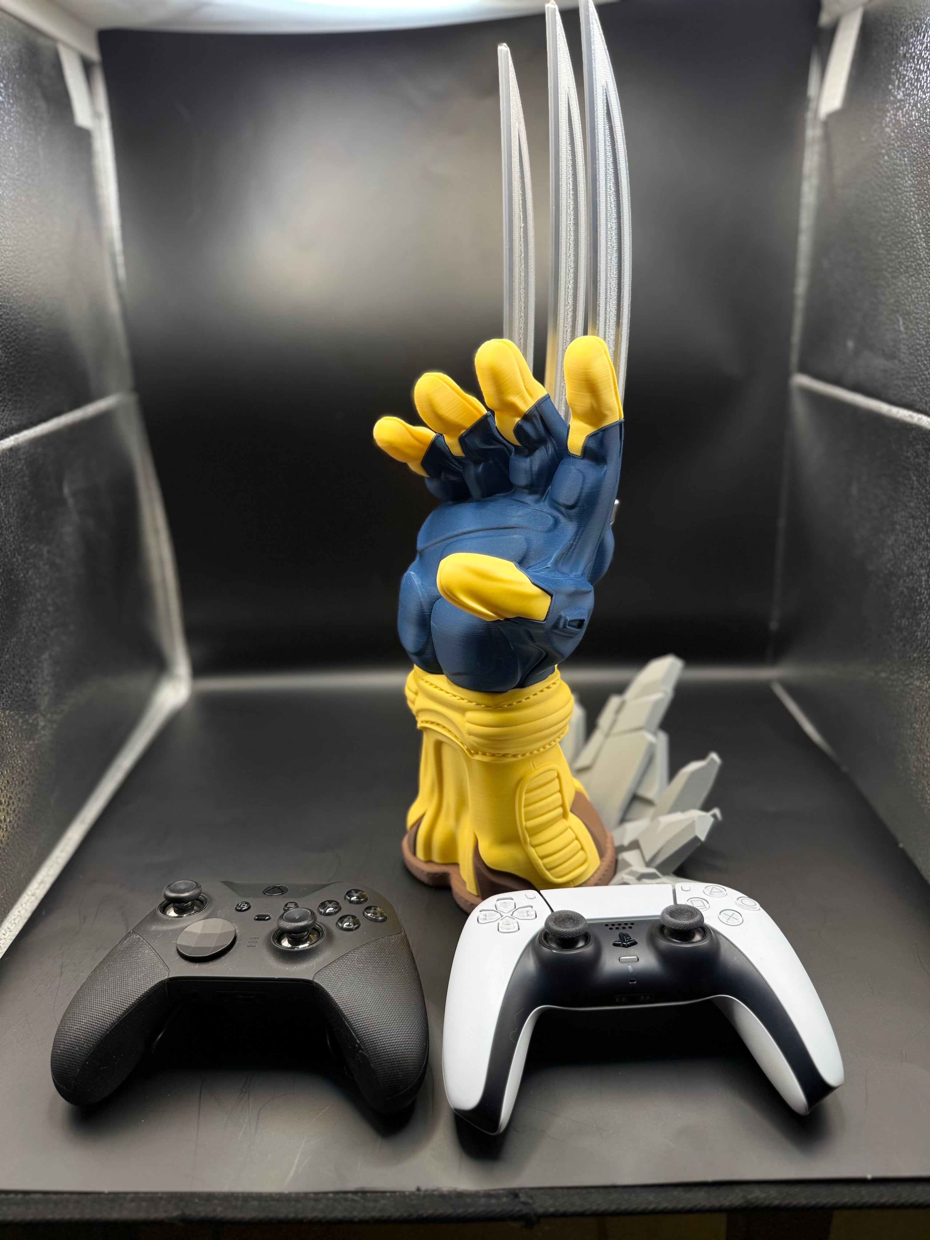 This is awesome. Controllers fit perfectly fine.