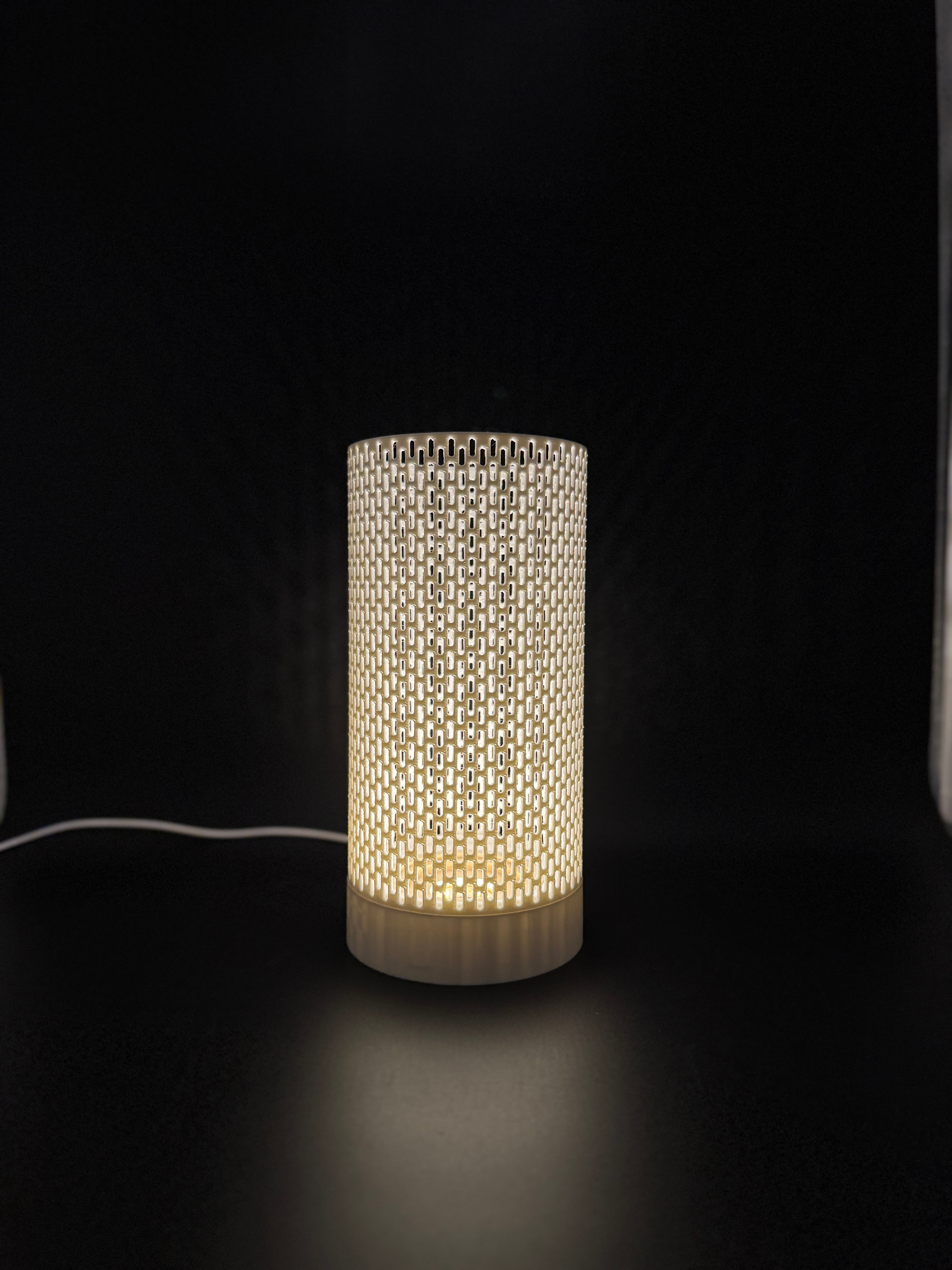 Mesh Modern Table Lamp 3d model