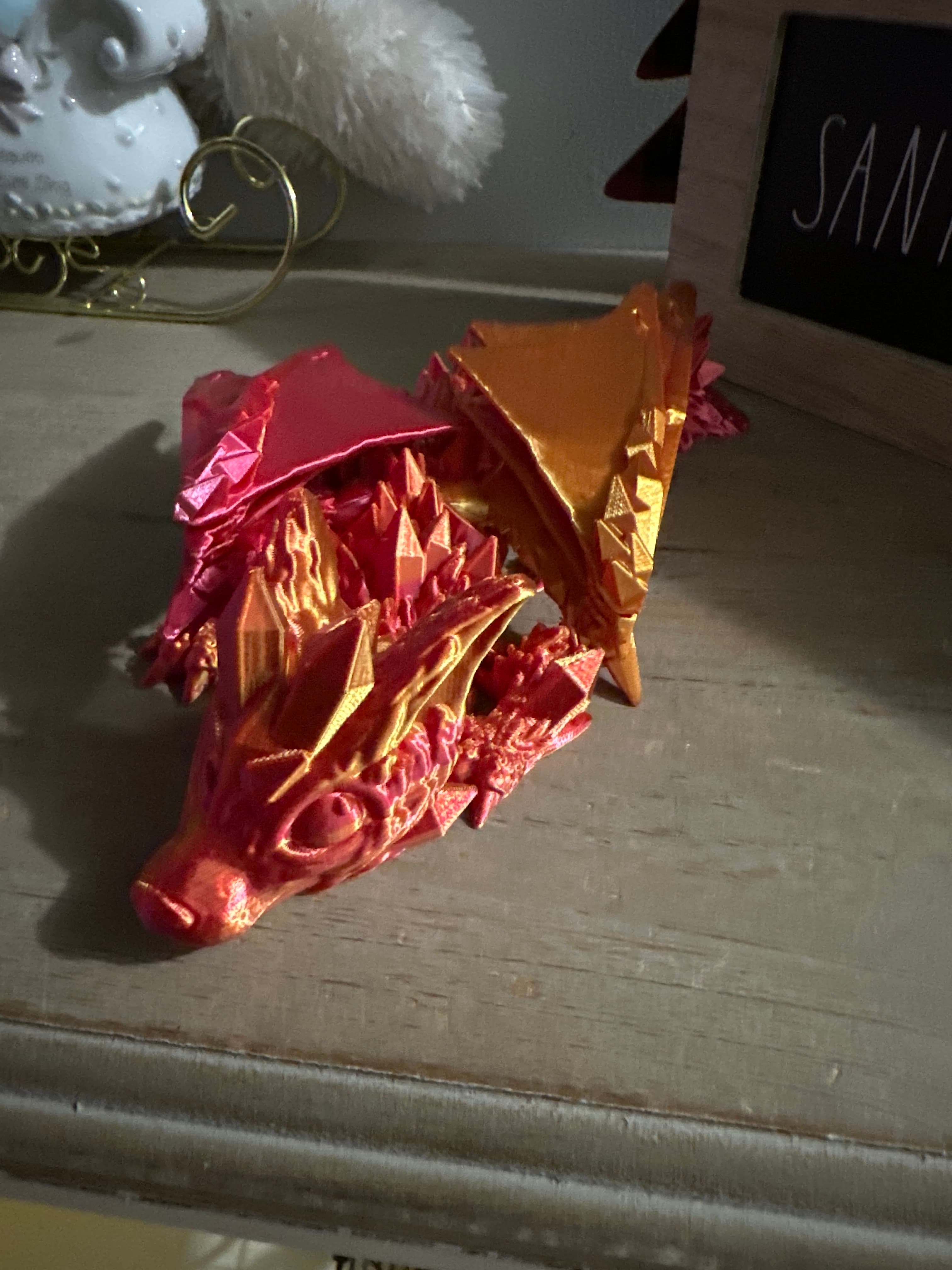 Love the colors, wasn’t expecting the wings to be so different. Dual color silk pla. Turned out incredible!