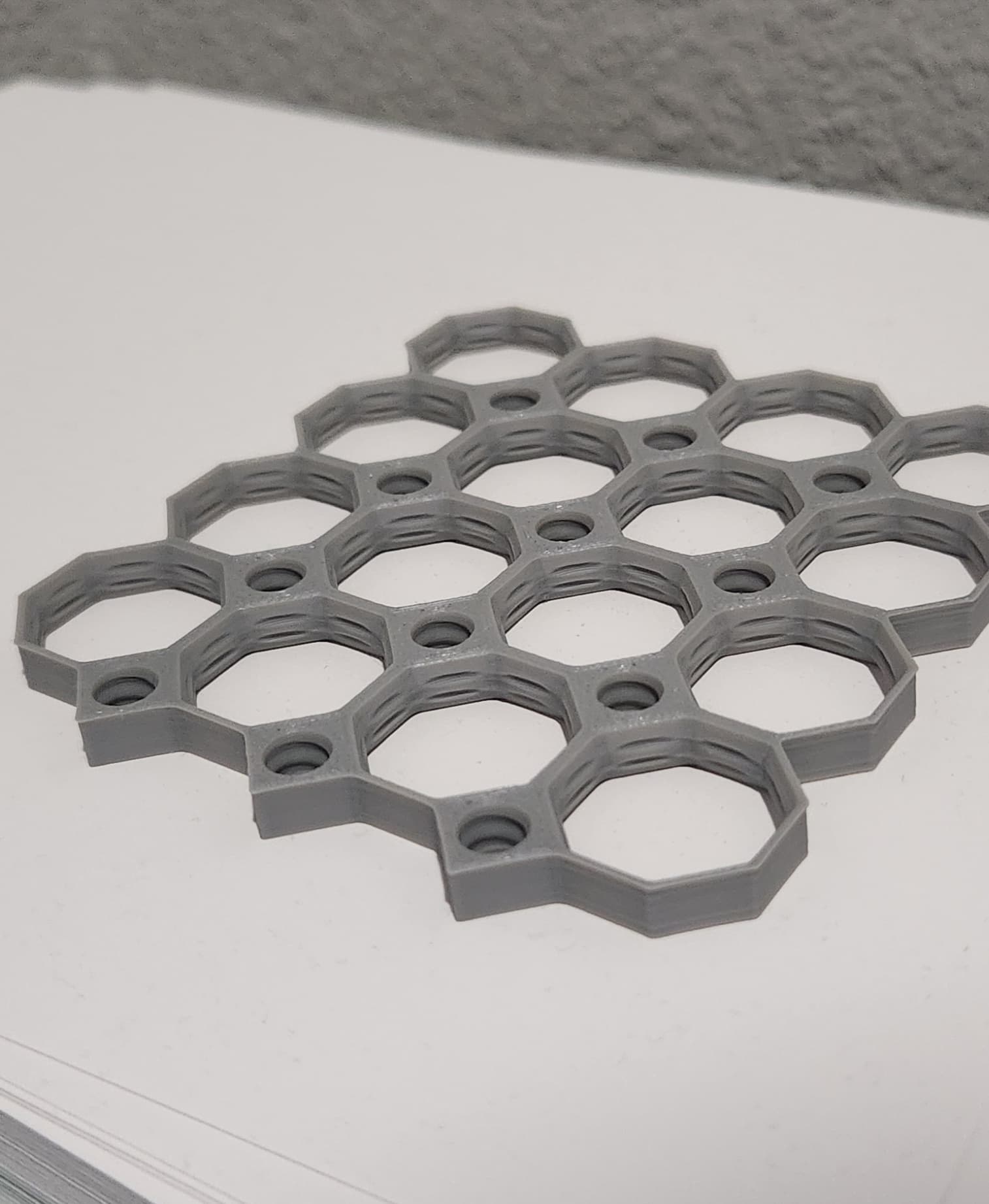 Very nice print! Did it with PLA. Seems sturdy.