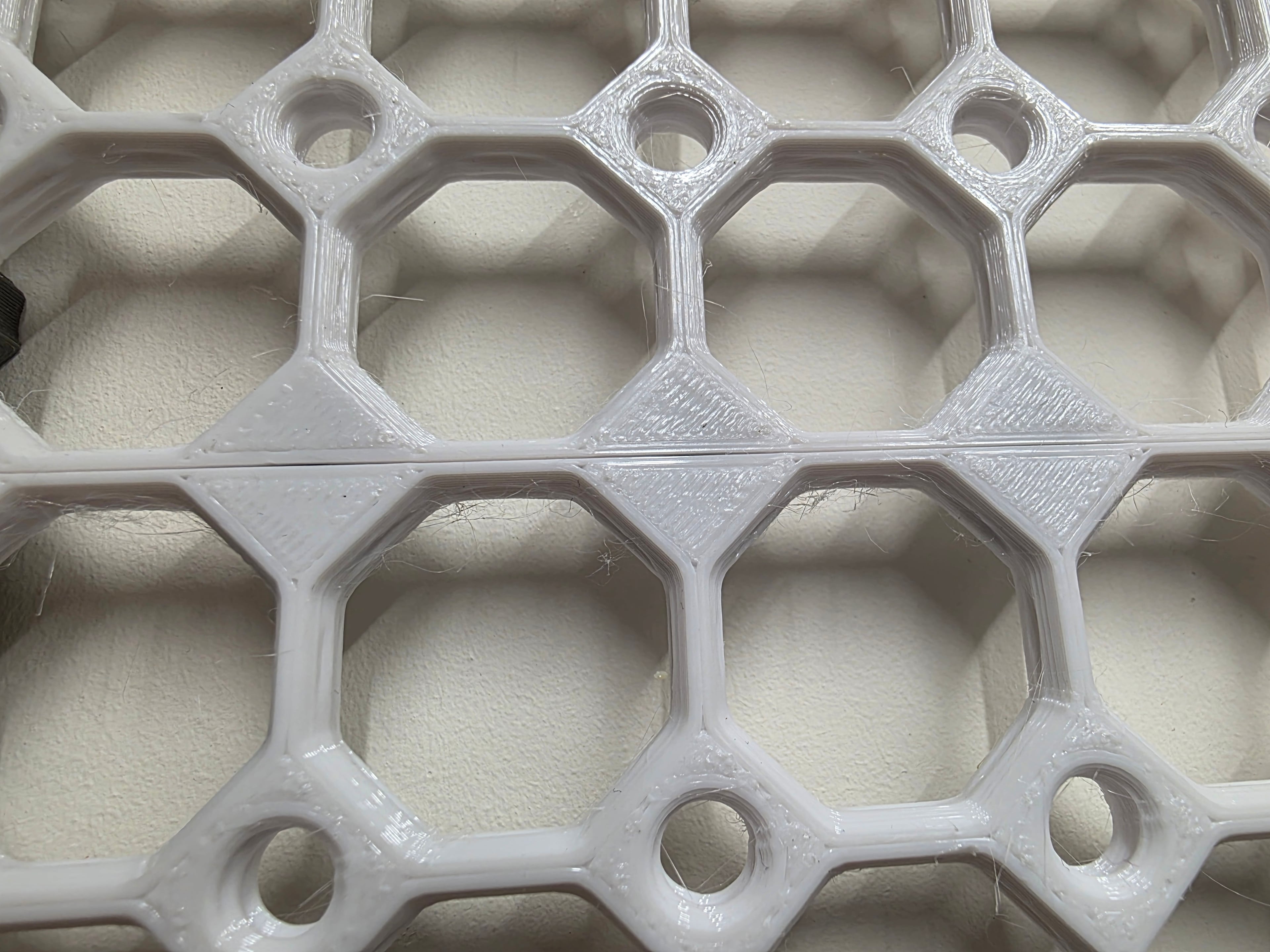 Isue with new tiles, that have small hole near border. Dual clip doesn't go all the way in because attachment hole has different shape.
