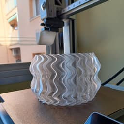Wavy pot vase mode 3d model