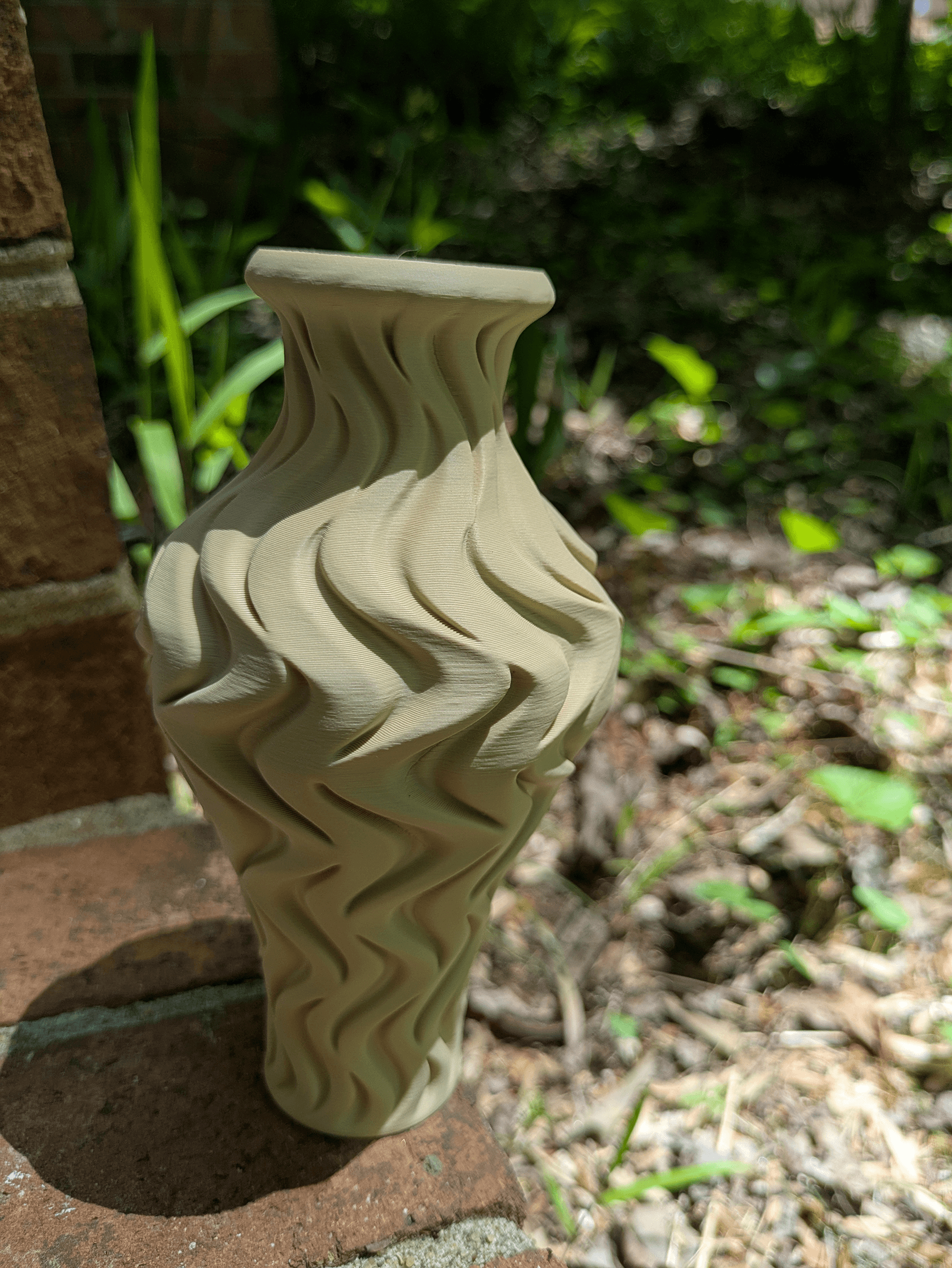 Wiggly Wave Vase 3d model