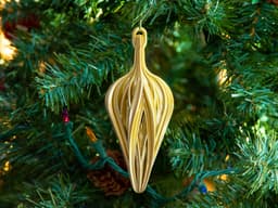 Zigzag Teardrop Christmas Ornament 3d model