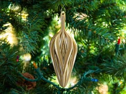 Zigzag Teardrop Christmas Ornament 3d model