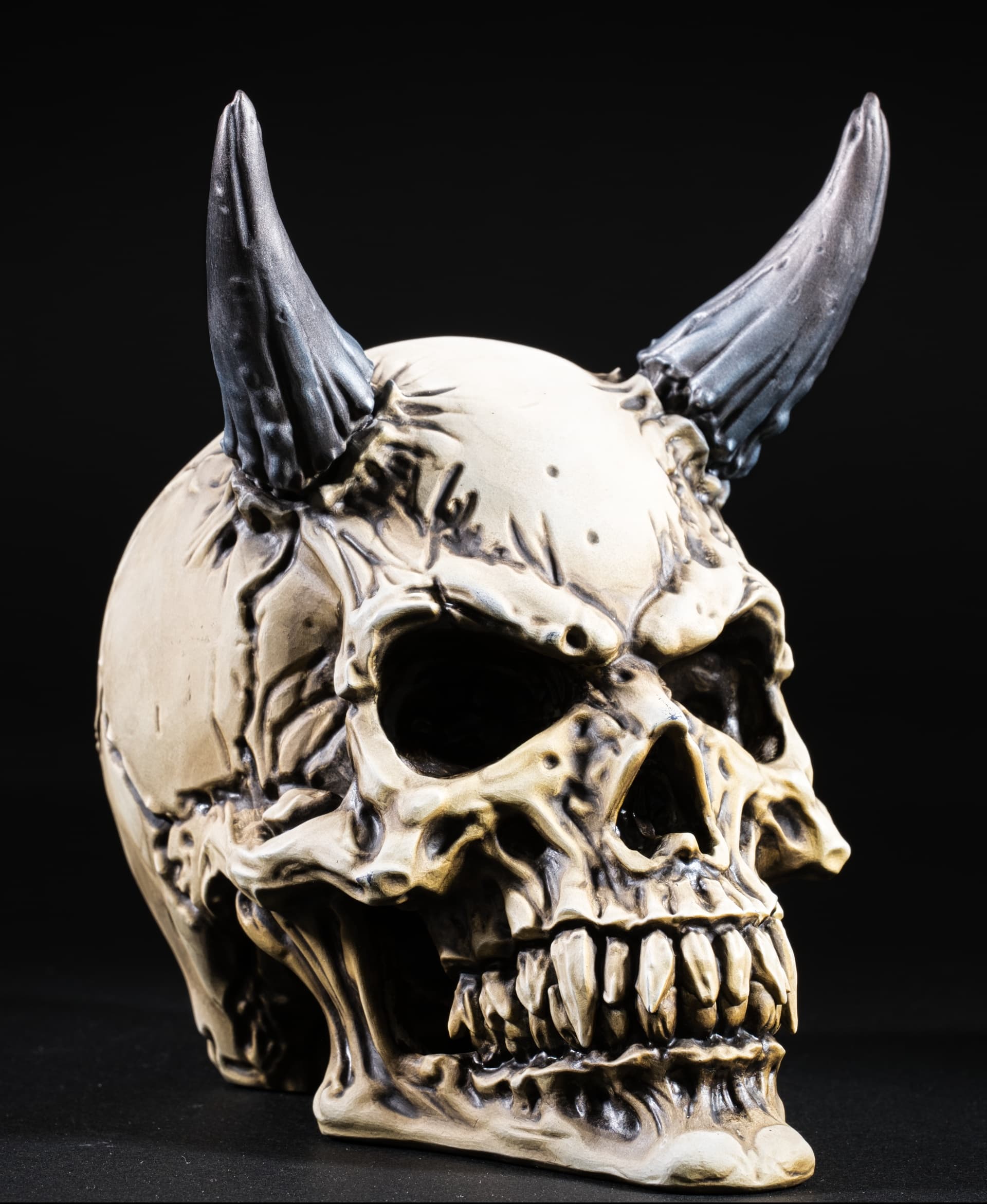 Demon Skull
Printer: Elegoo Saturn 2
Resin: Siraya Tech Navy Grey
Painted with acrylics & oils