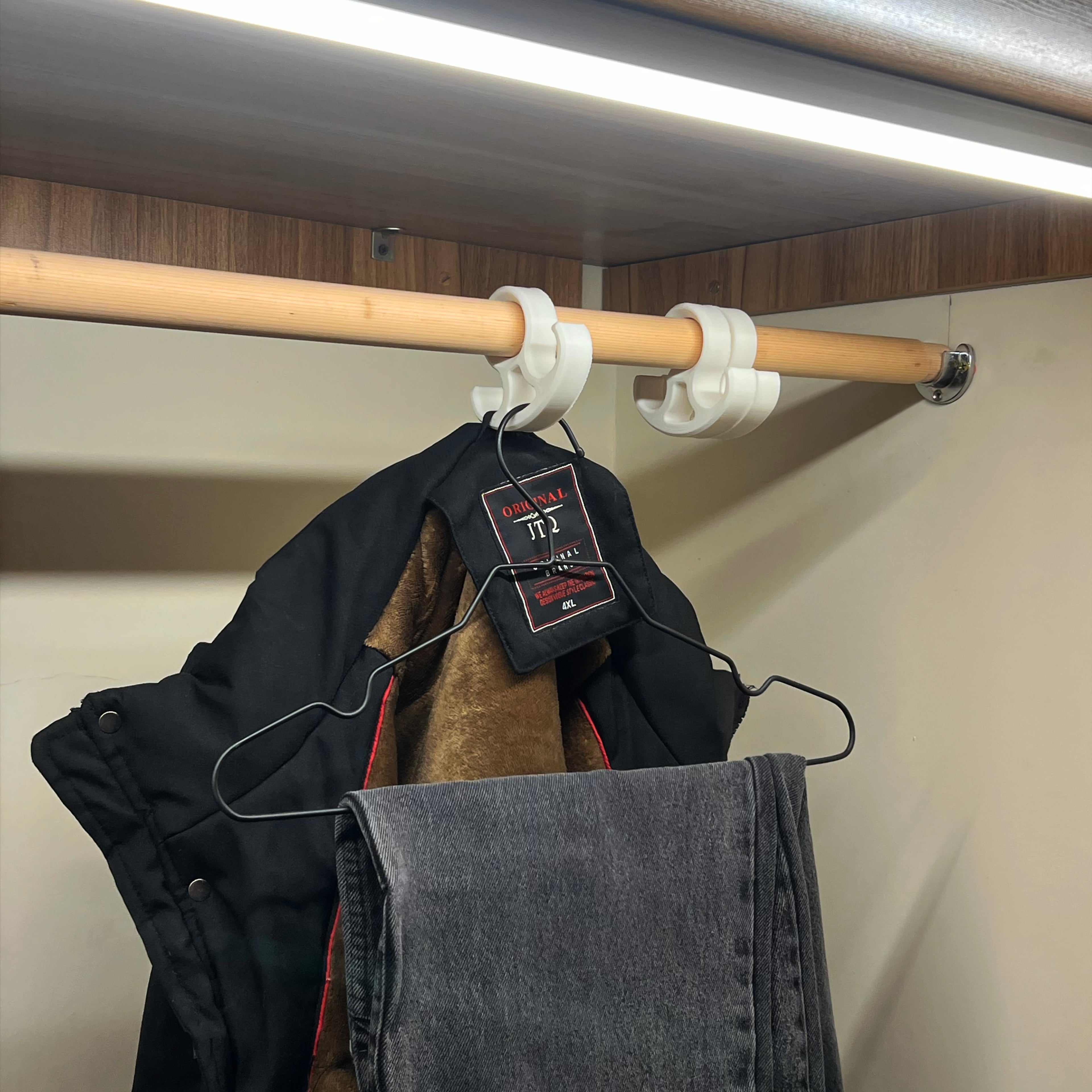 Simple Cloth Hanger 3d model