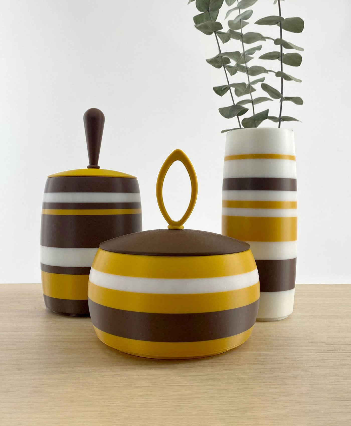 Decorative Accessories Set: Vase, Bowl, Container, Organizer 3d model