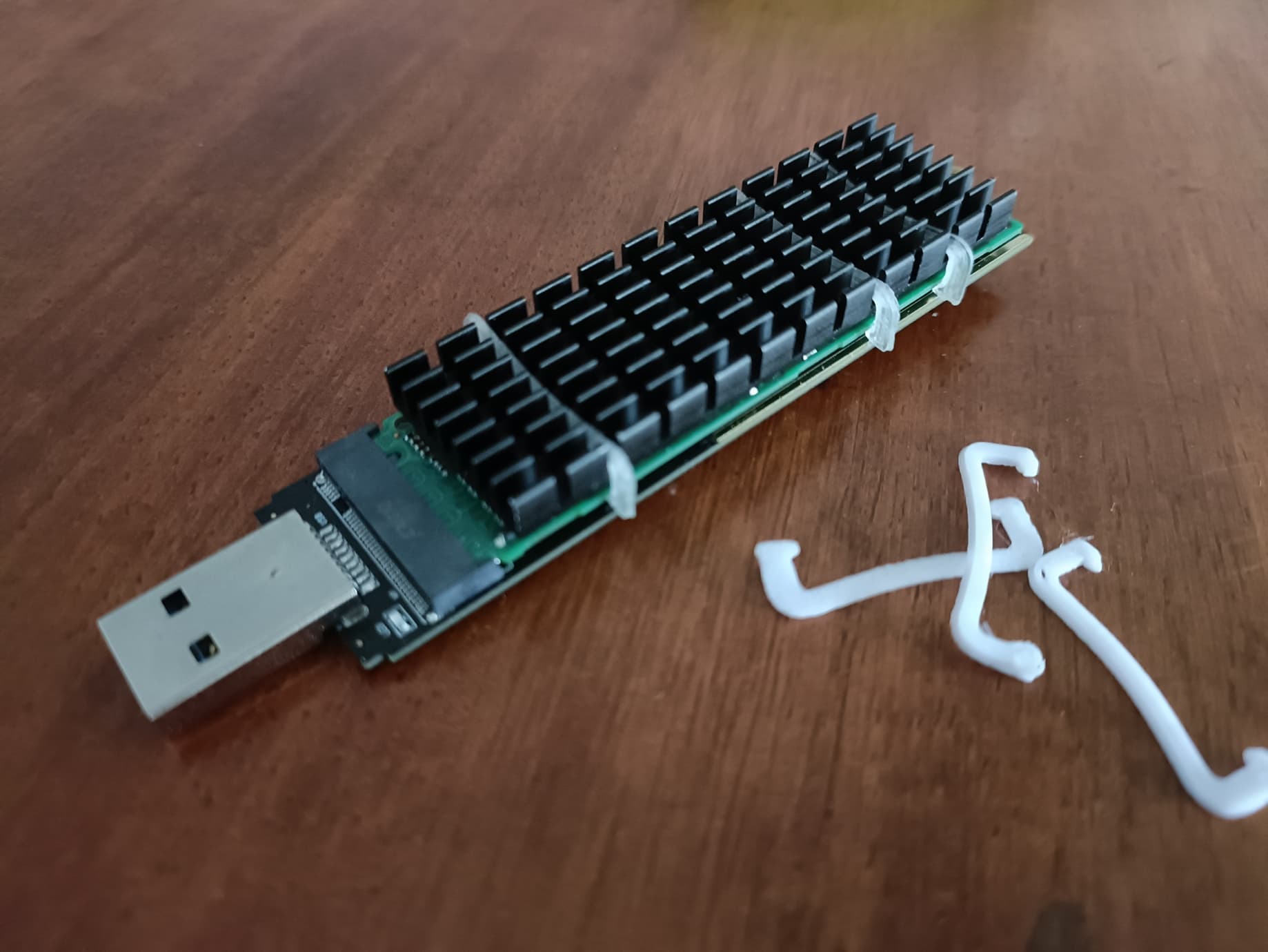 M.2 NVMe SSD heatsink clip 3d model