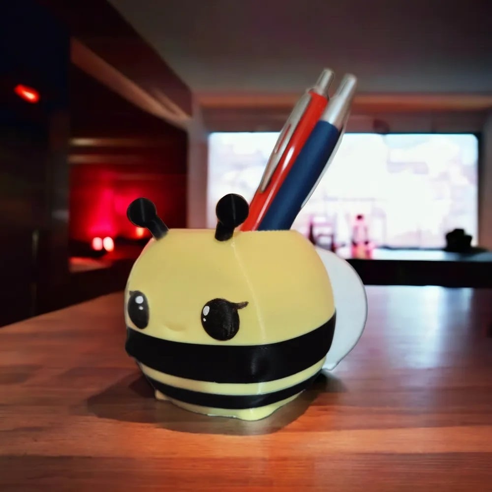 Bee Pencil / Pen Holder 3d model