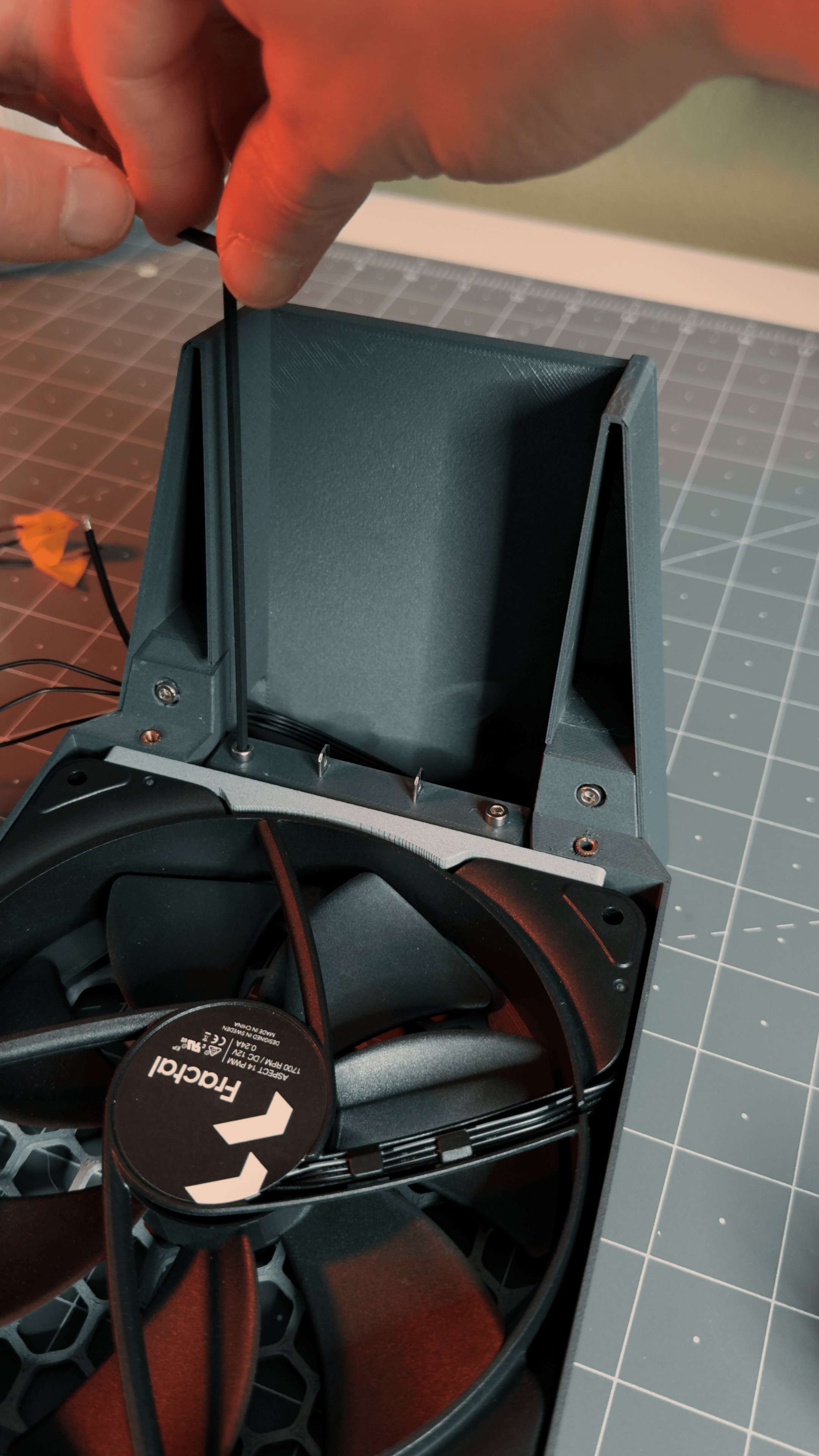 Solder Fume Extractor - Heat Set Insert Version 3d model