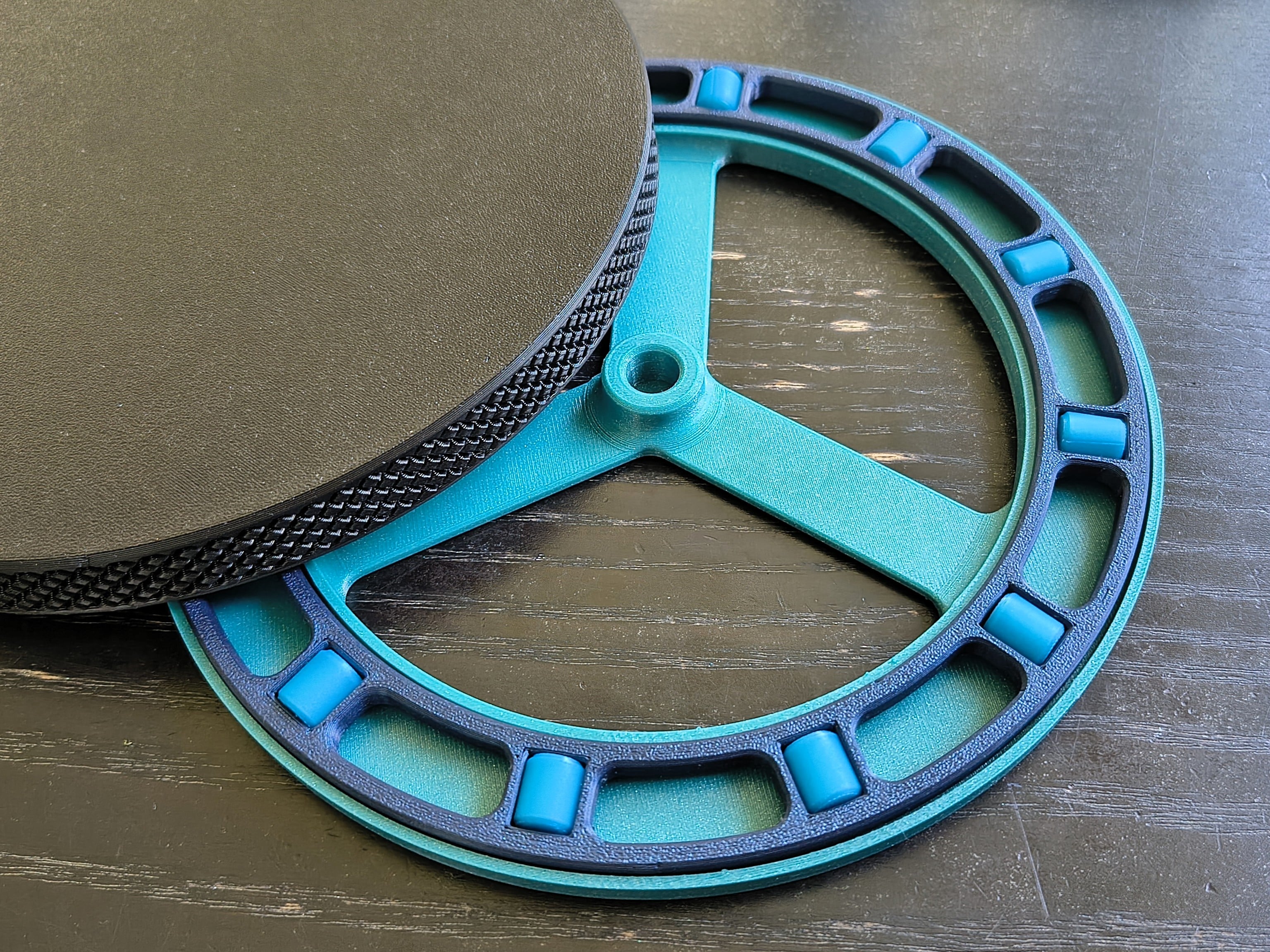 Rotary turntable for scanning 3d model