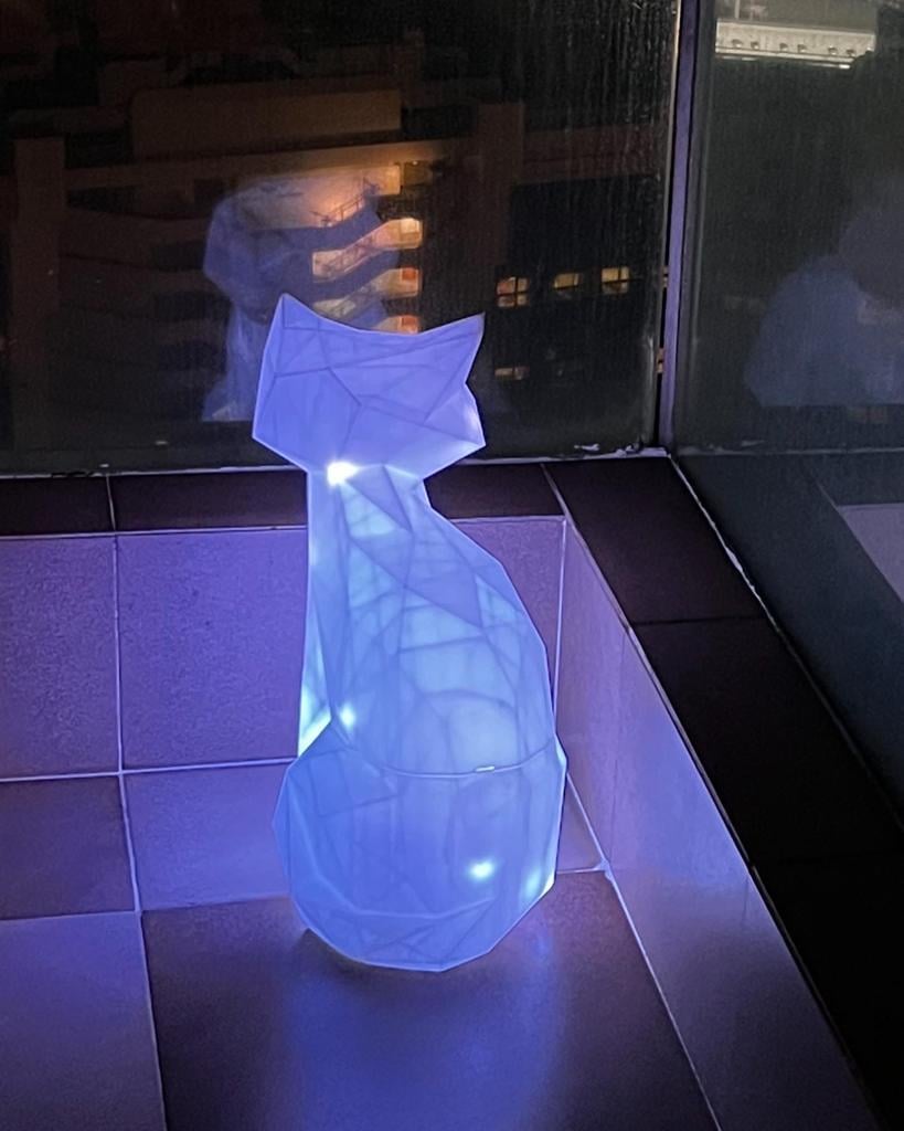 Cat shaped lamp 3d model