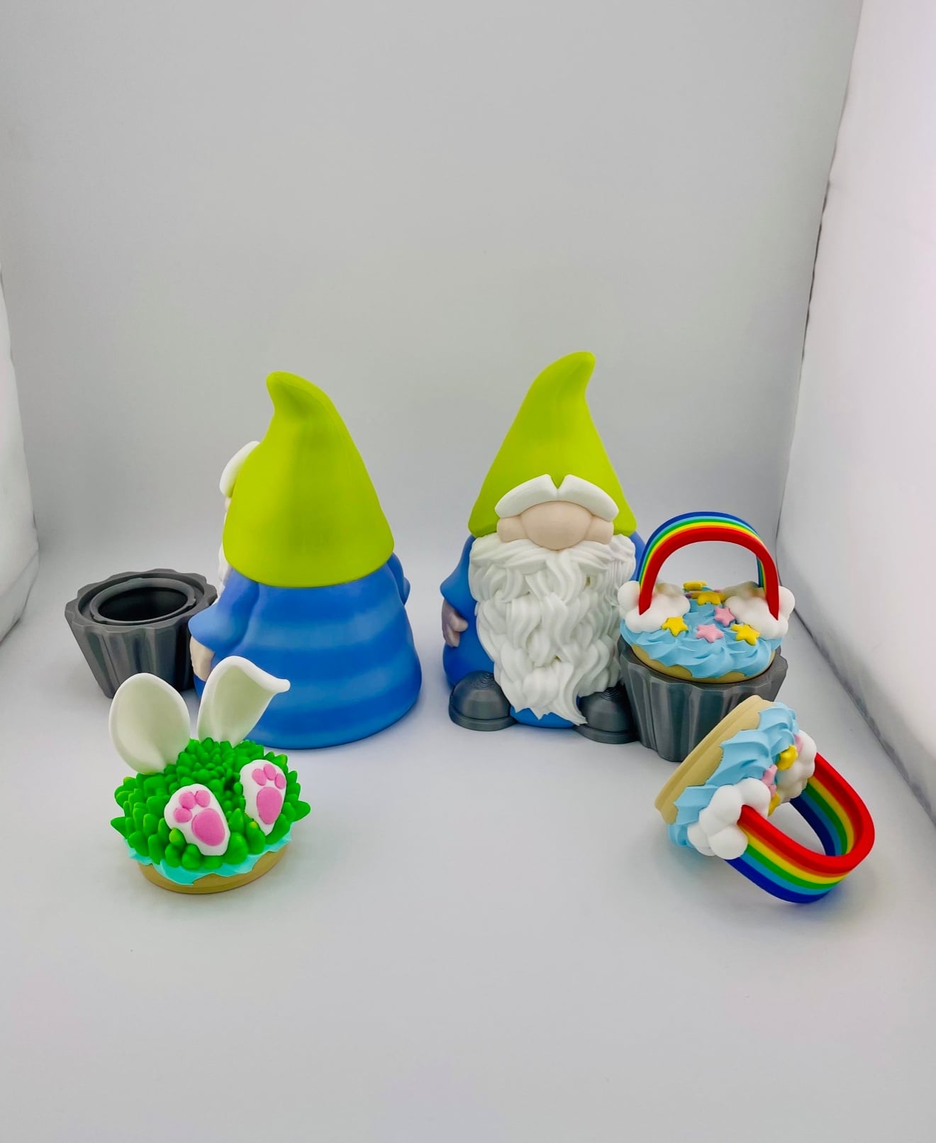 Gnome With a Cupcake Container 3d model