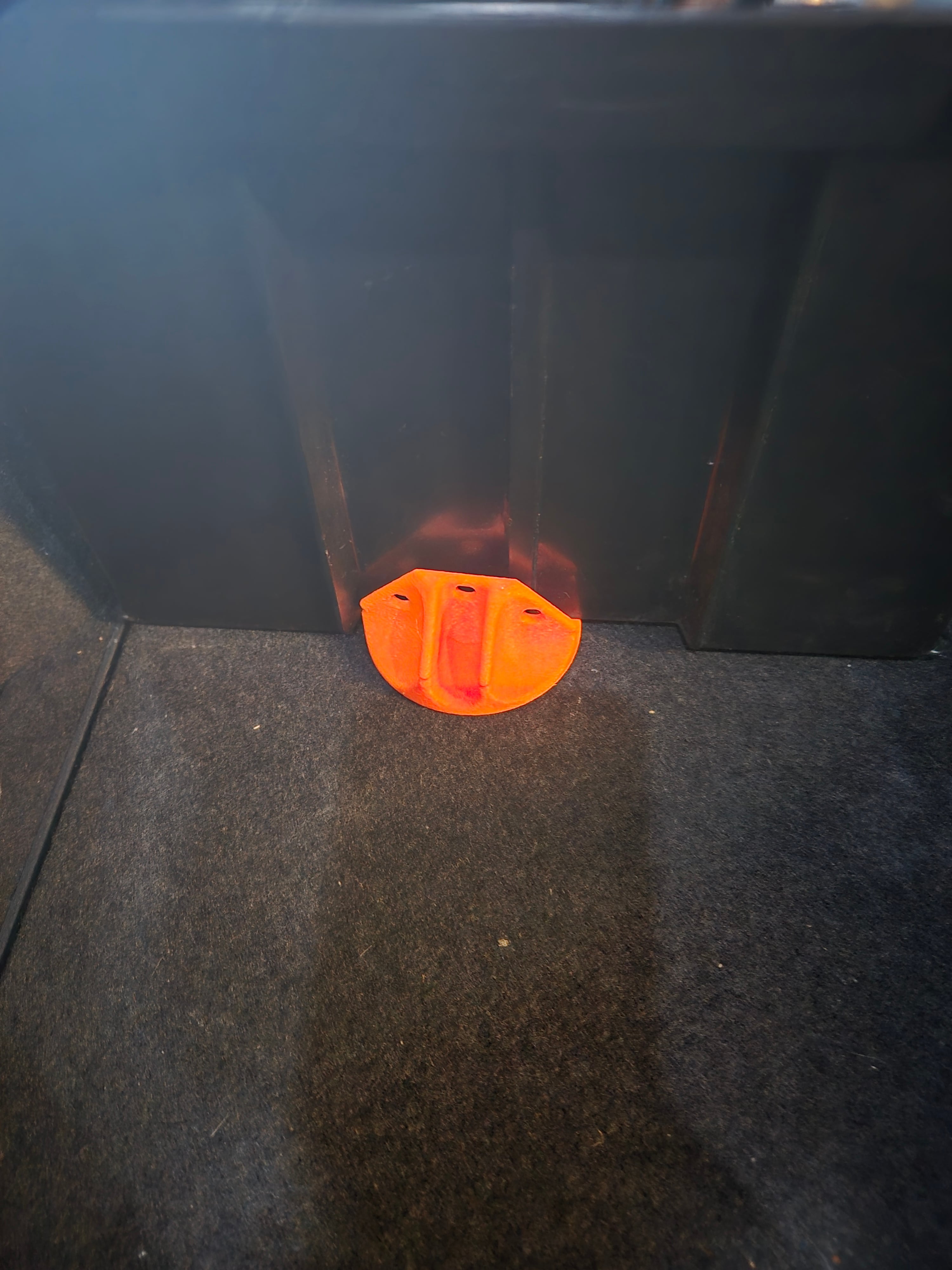 Round Trunk Tie Down 3d model