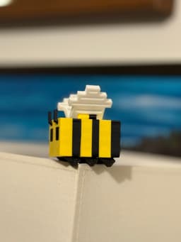 Minecraft Bee with Articulating Wings and Legs 3d model