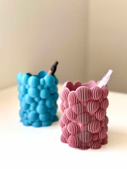 Bubbly pen holder 3d model