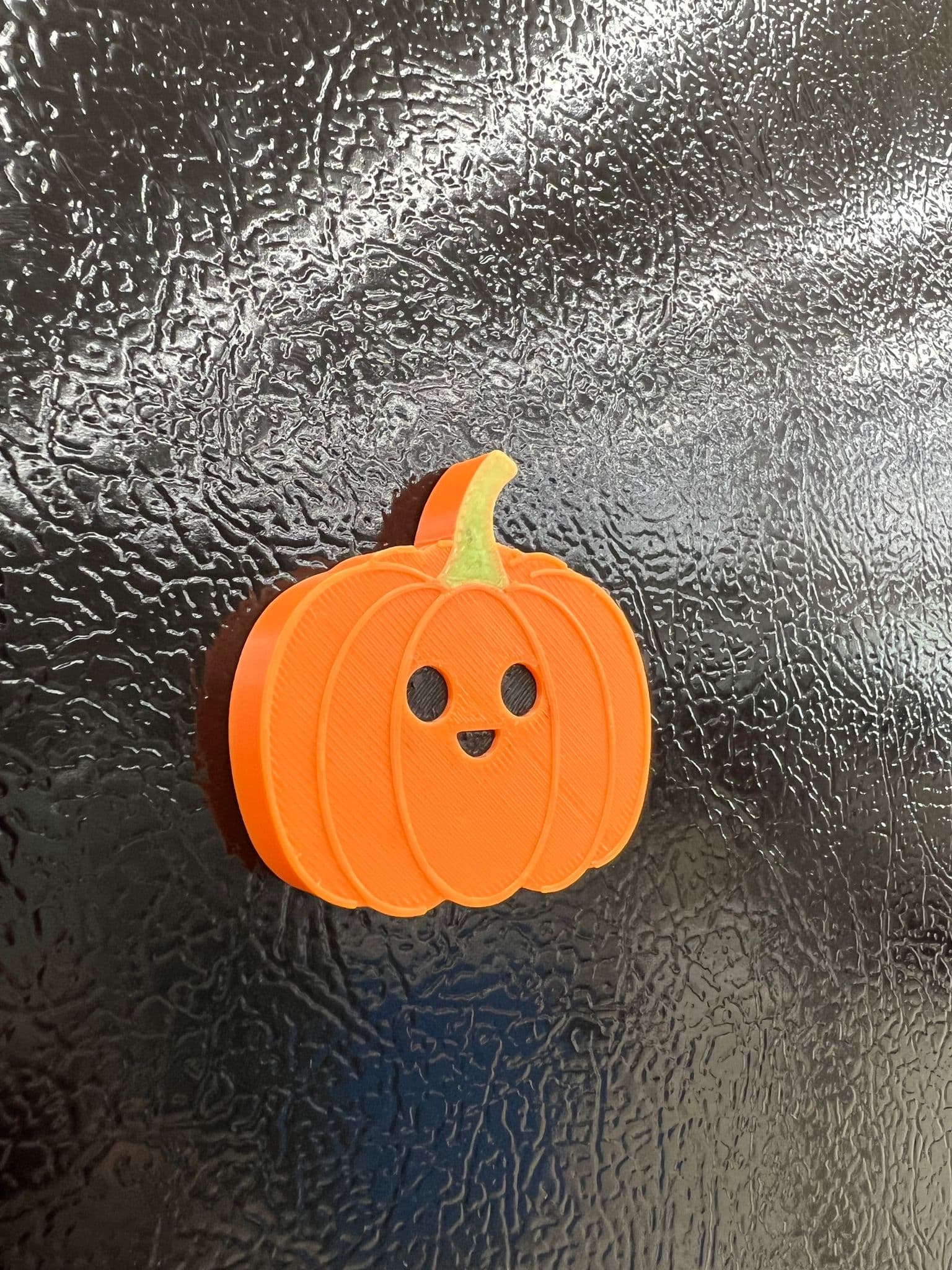 Spooky fridge magnets - Happy boi - Print in place 3d model