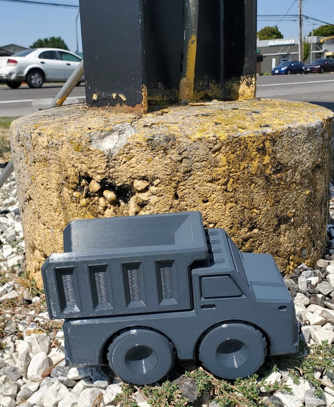 322% dump truck