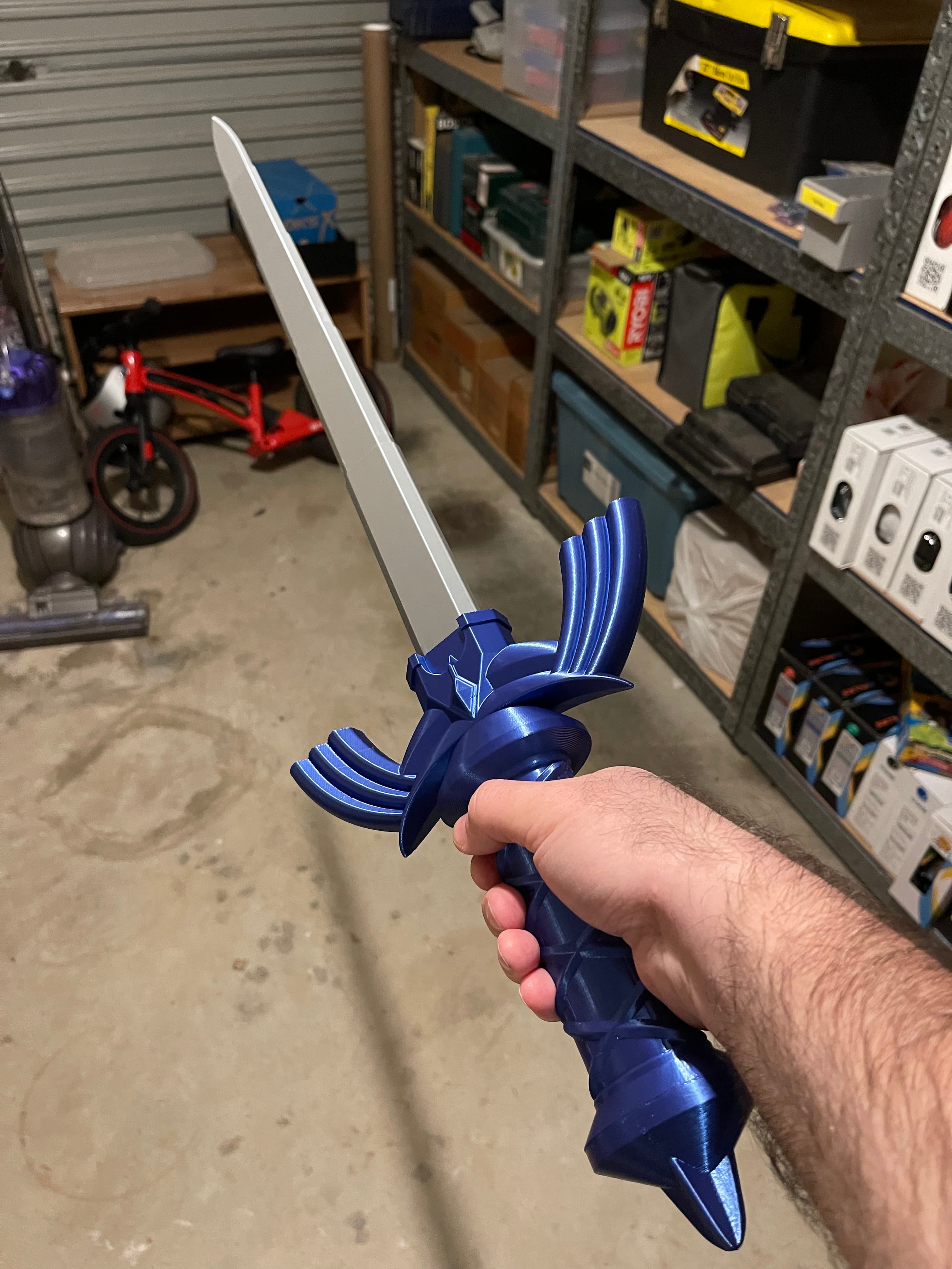 Amazing model! Really happy with how the print turned out, using silk blue and silk silver PLA. Had the same issue with the pommel not lining up completely when fully tight, so used a sanding block to carefully sand back the surface until it lined up perfectly. Thanks for your work on this!