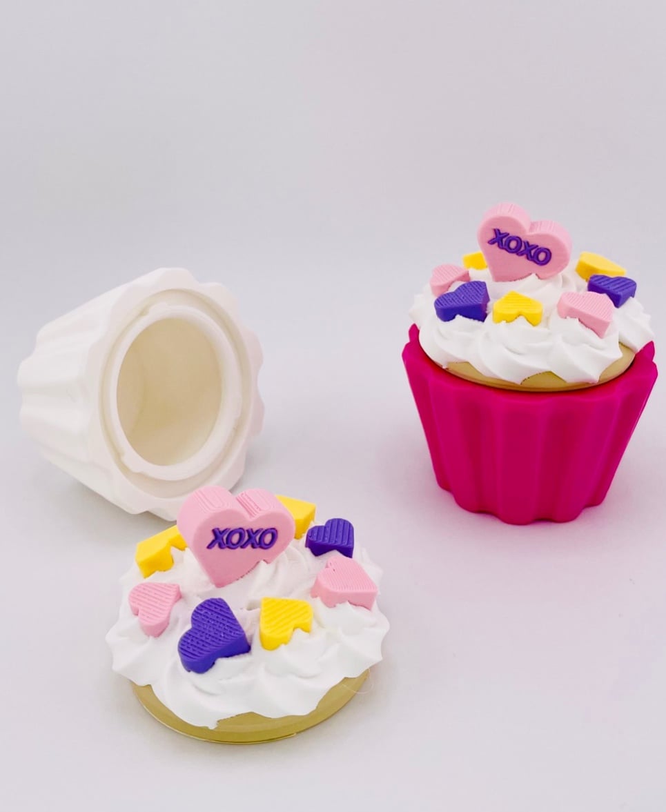 Cupcake Container -Candy Hearts 3d model