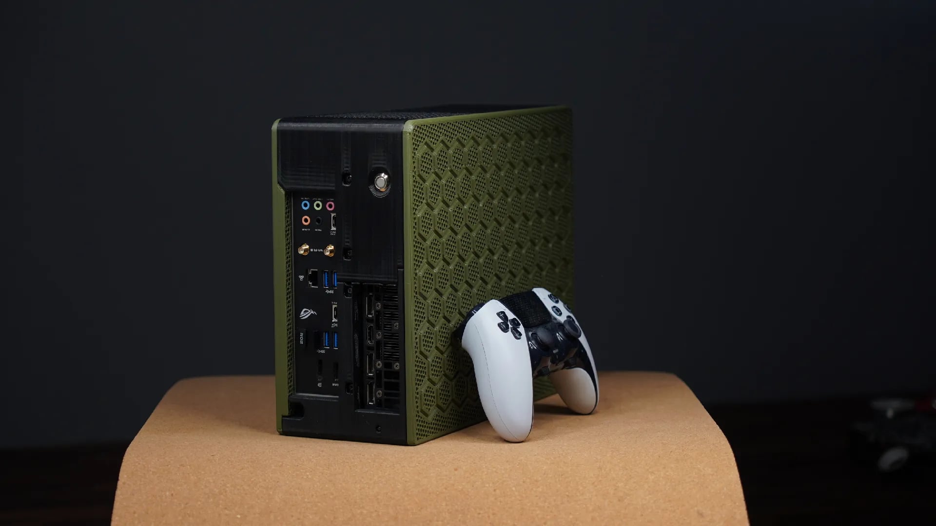 Backpack-friendly ITX PC case v1.0 3d model