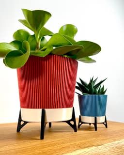Okami - a self-watering planter 3d model