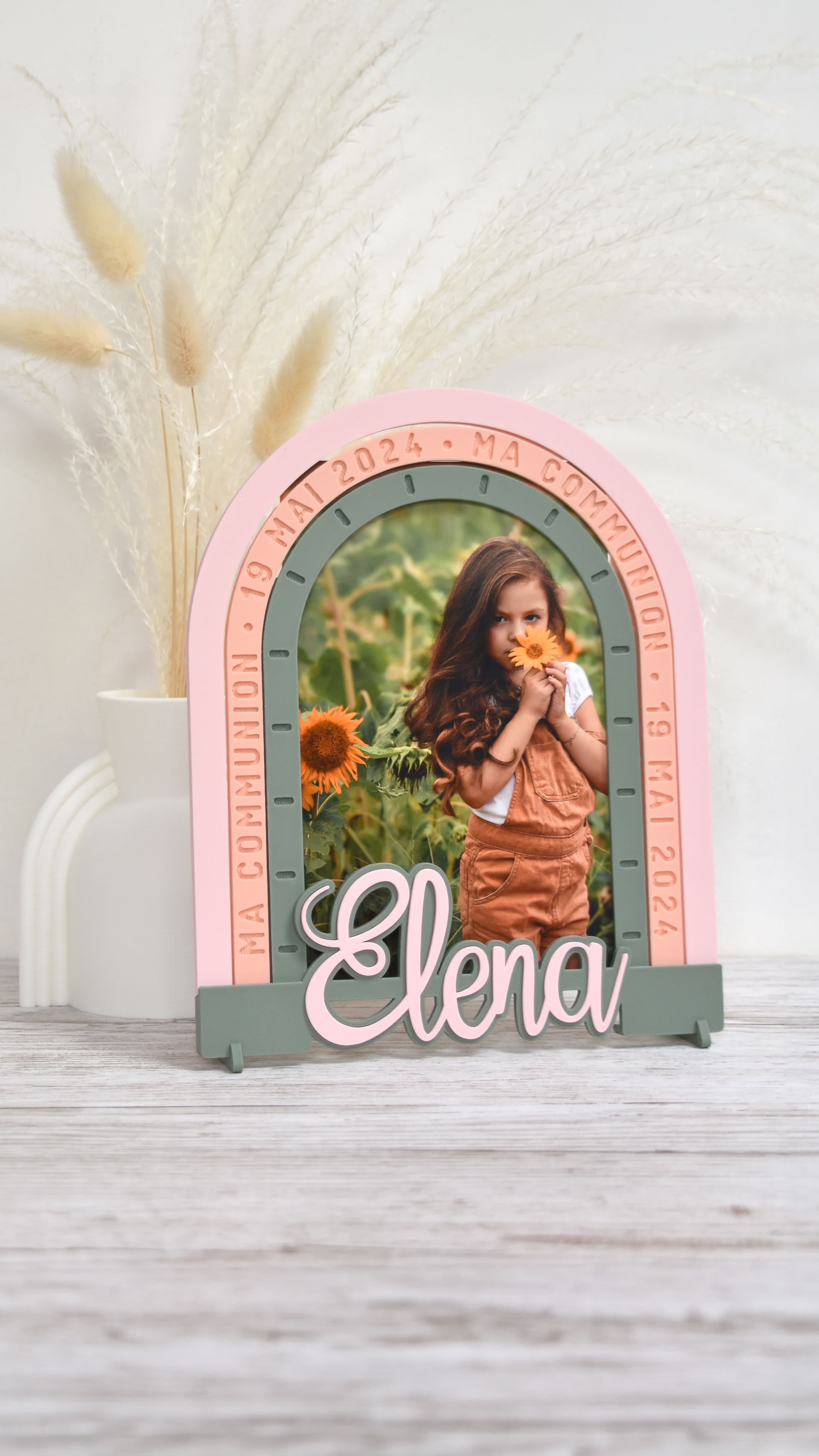 Cadre photo arc-en-ciel personnalisable 3d model
