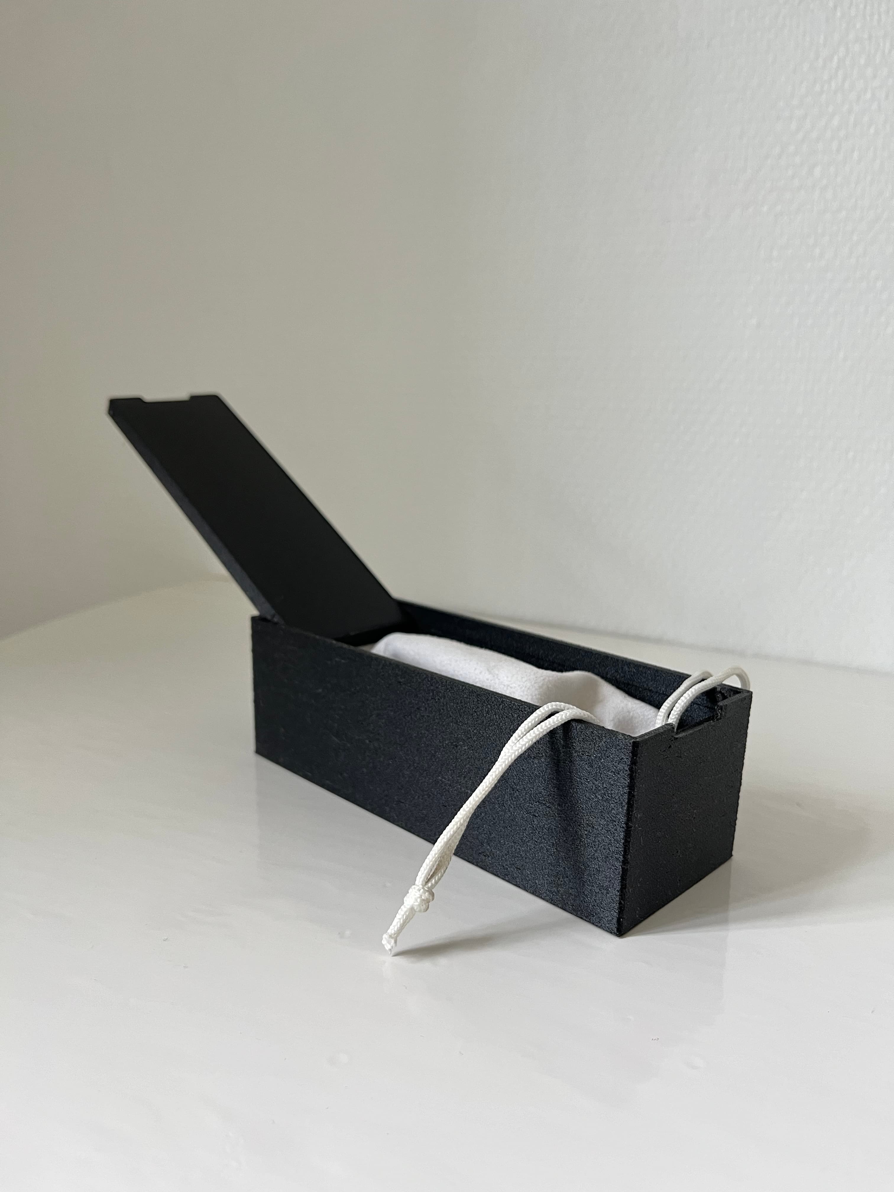 N04-Eyewear-Travel-Case.stl 3d model