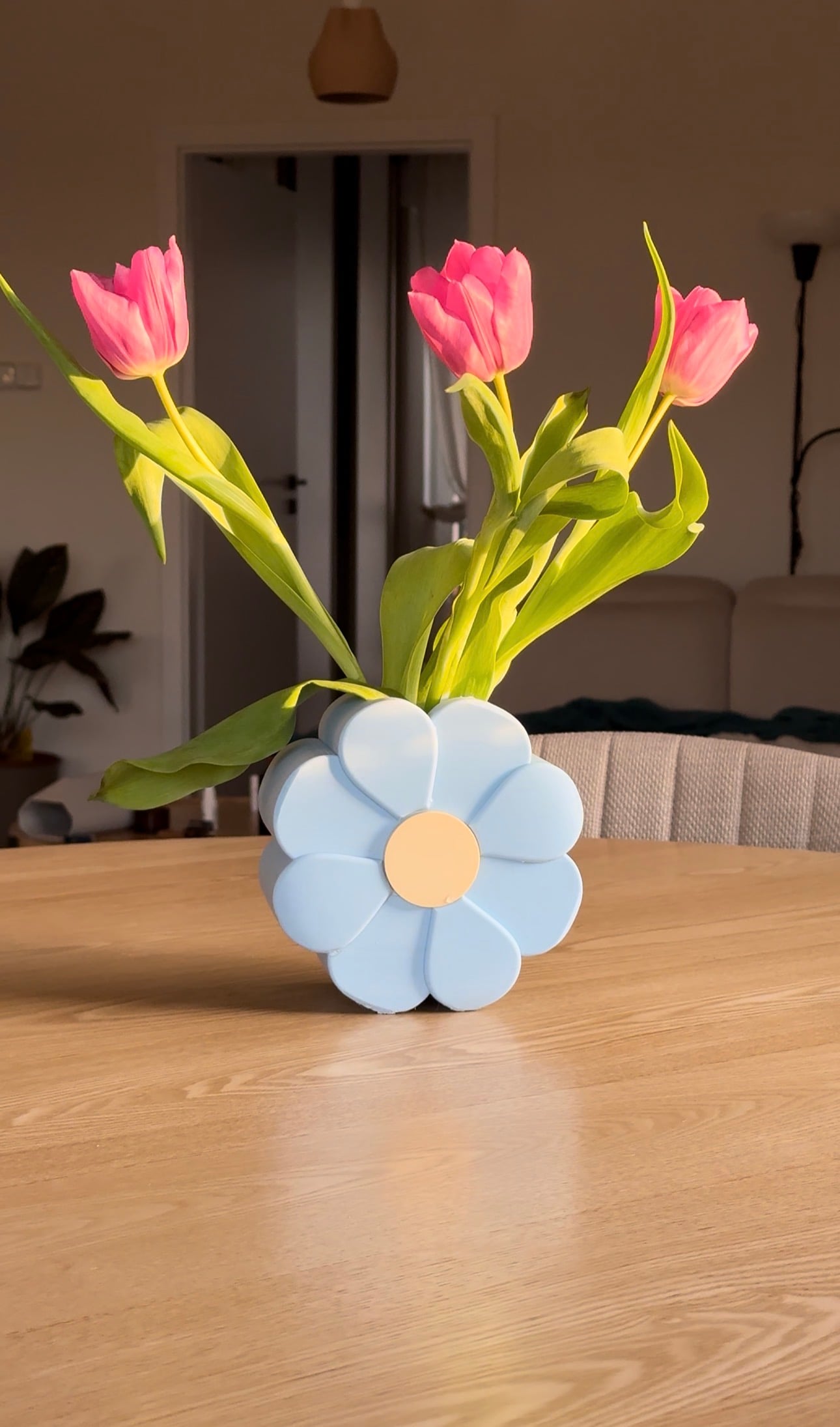 Spring Flower Vase – Geometric Blossom Design 3d model