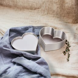 Decorative Heart Box with Lid 3d model