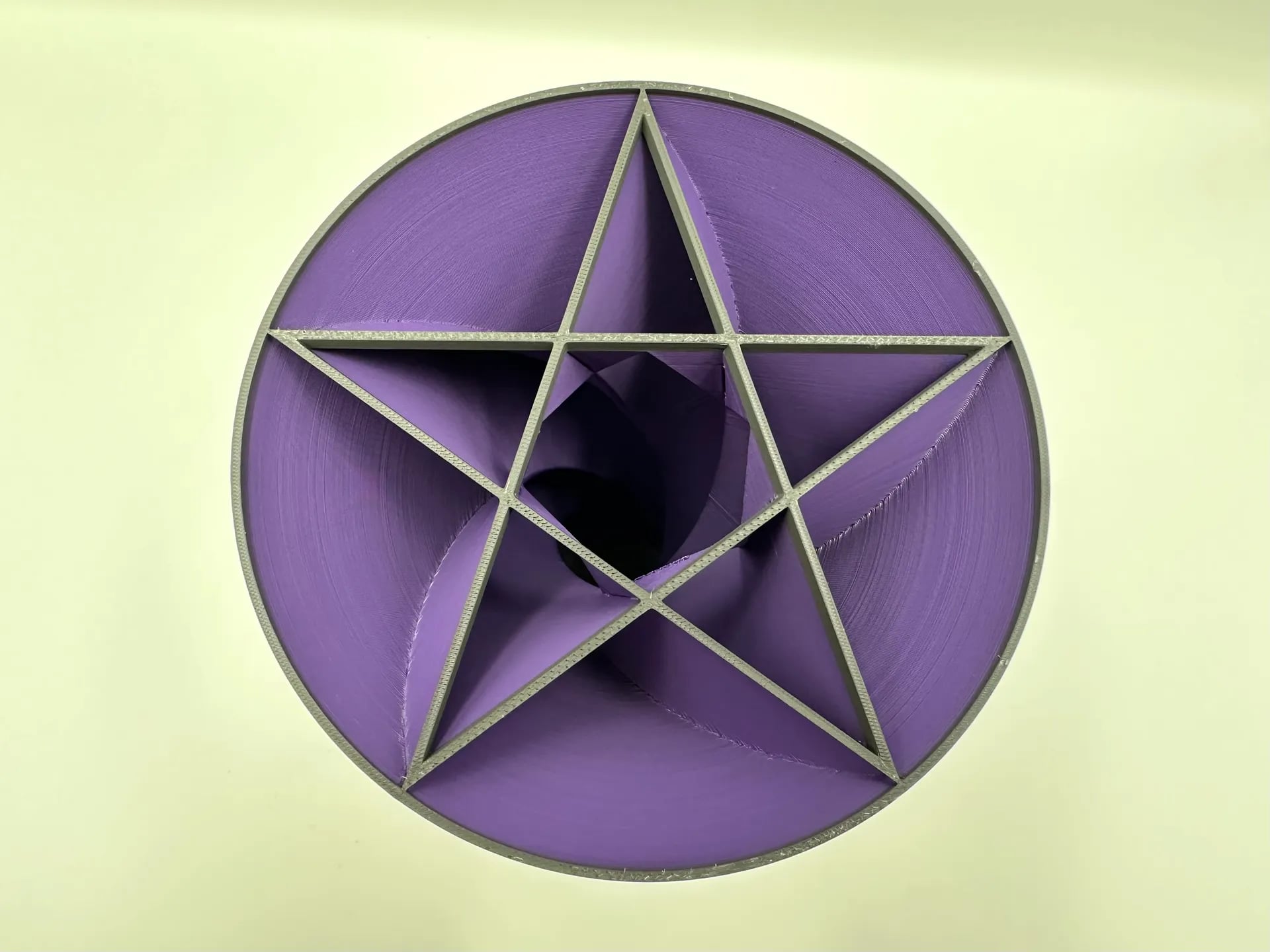 Twisted Pentacle Vase 3d model