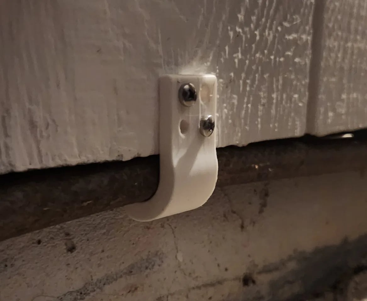 Bracket - Mount Hose Below Siding At Foundation 3d model