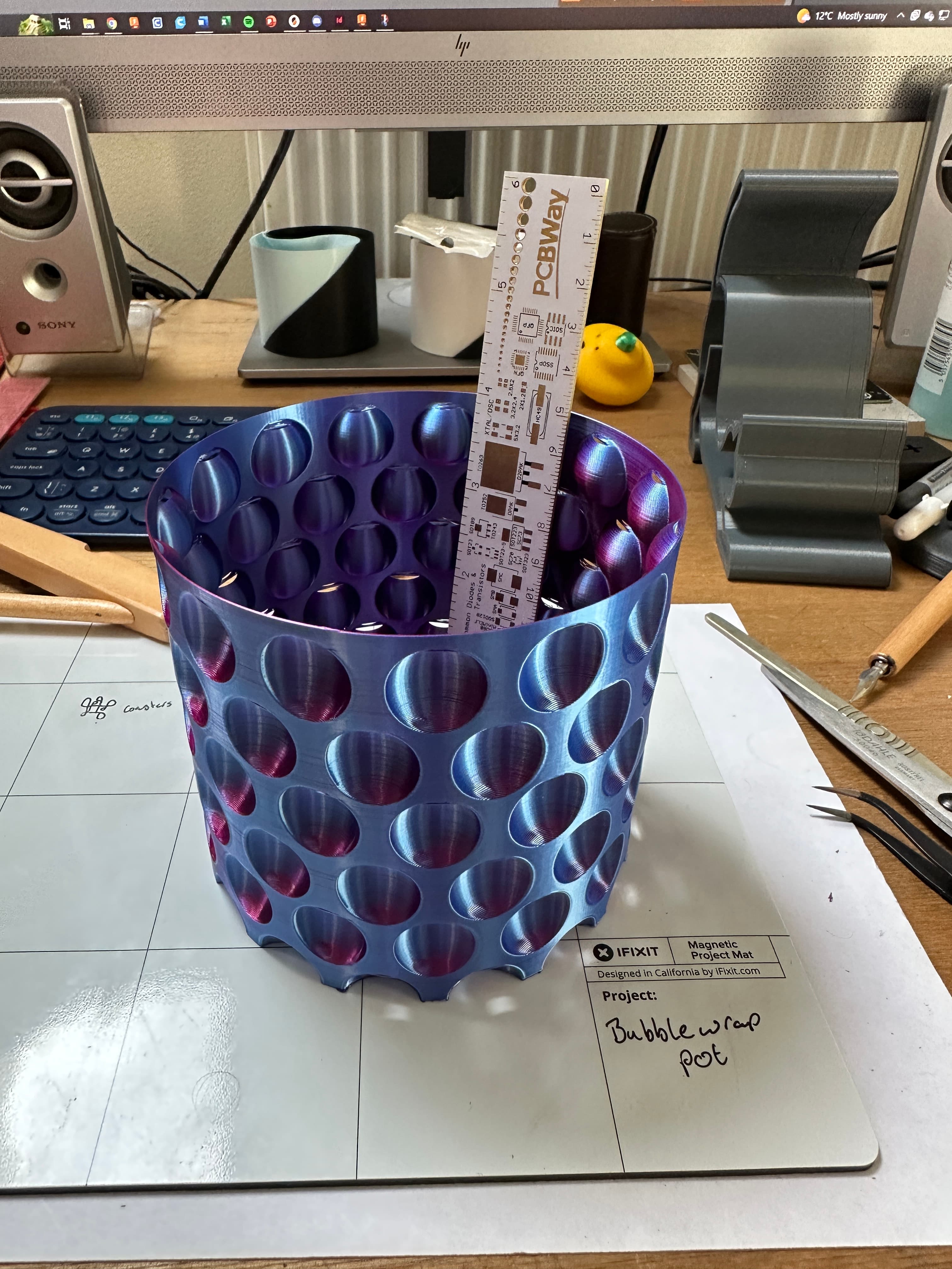 Bubble wrap vase - BackToSchool 3d model