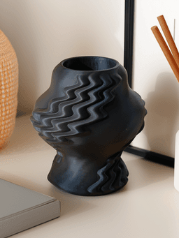 Ziggi Vase - Flower Vase 3d model
