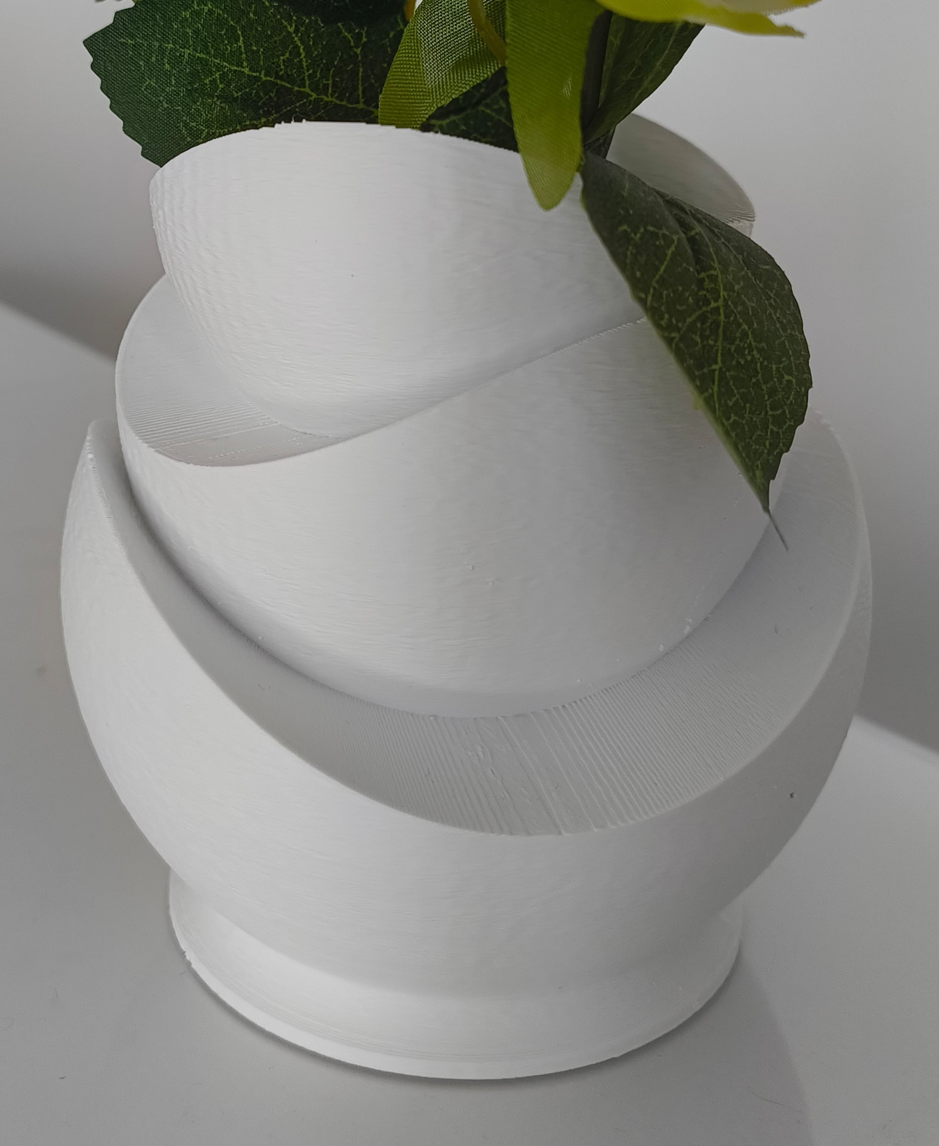 Waveform Harmony Vase 3d model