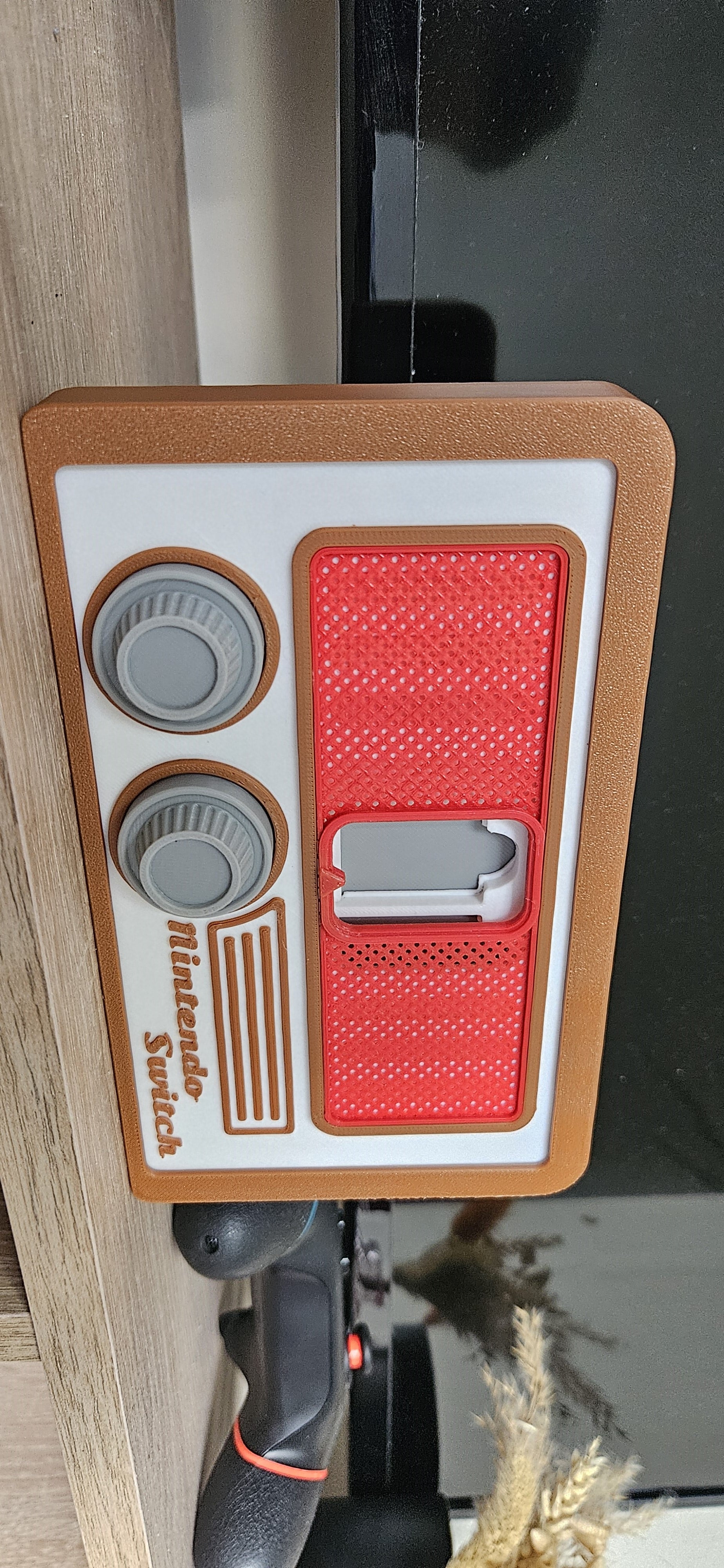An absolutely brilliant design! This is a really good use of internal moving parts and was so easy to put together once printed. Having each part as a separate STL really helped as I can only print one colour at a time, I just paused and swapped the filament to get the "Nintendo switch" text a different colour.
A really amazing design, I love it!