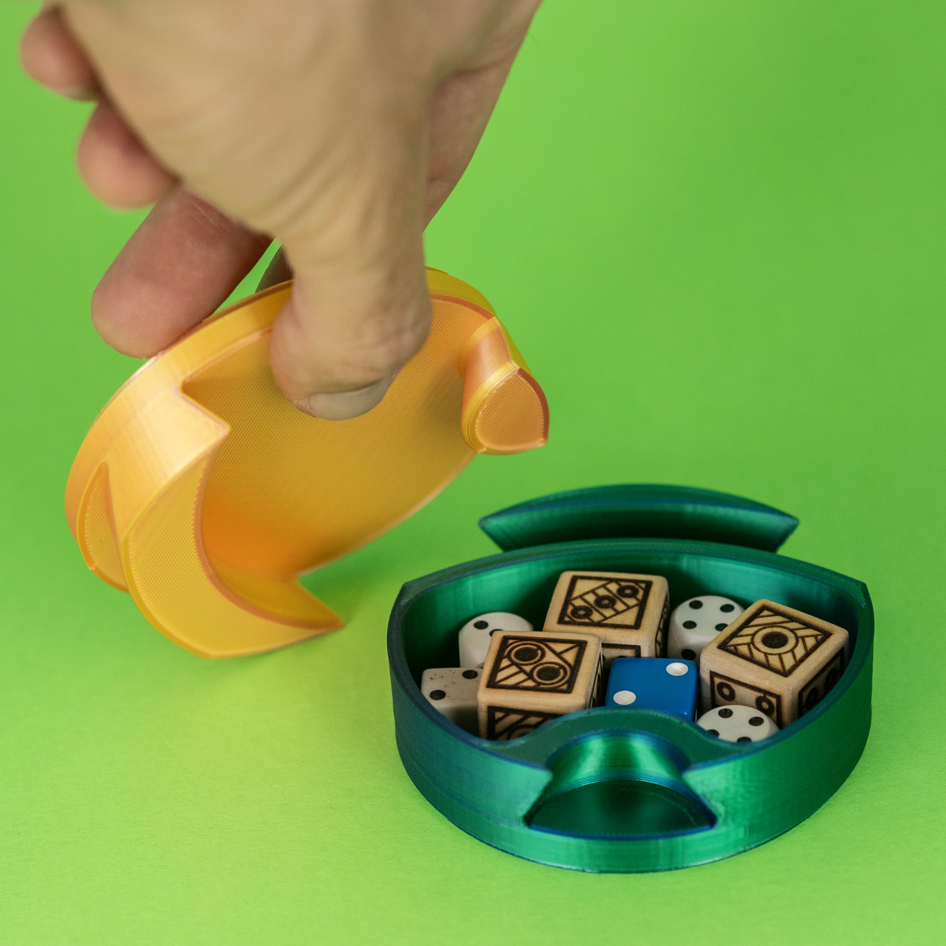 Dastardly Dovetail Box (Round) 3d model