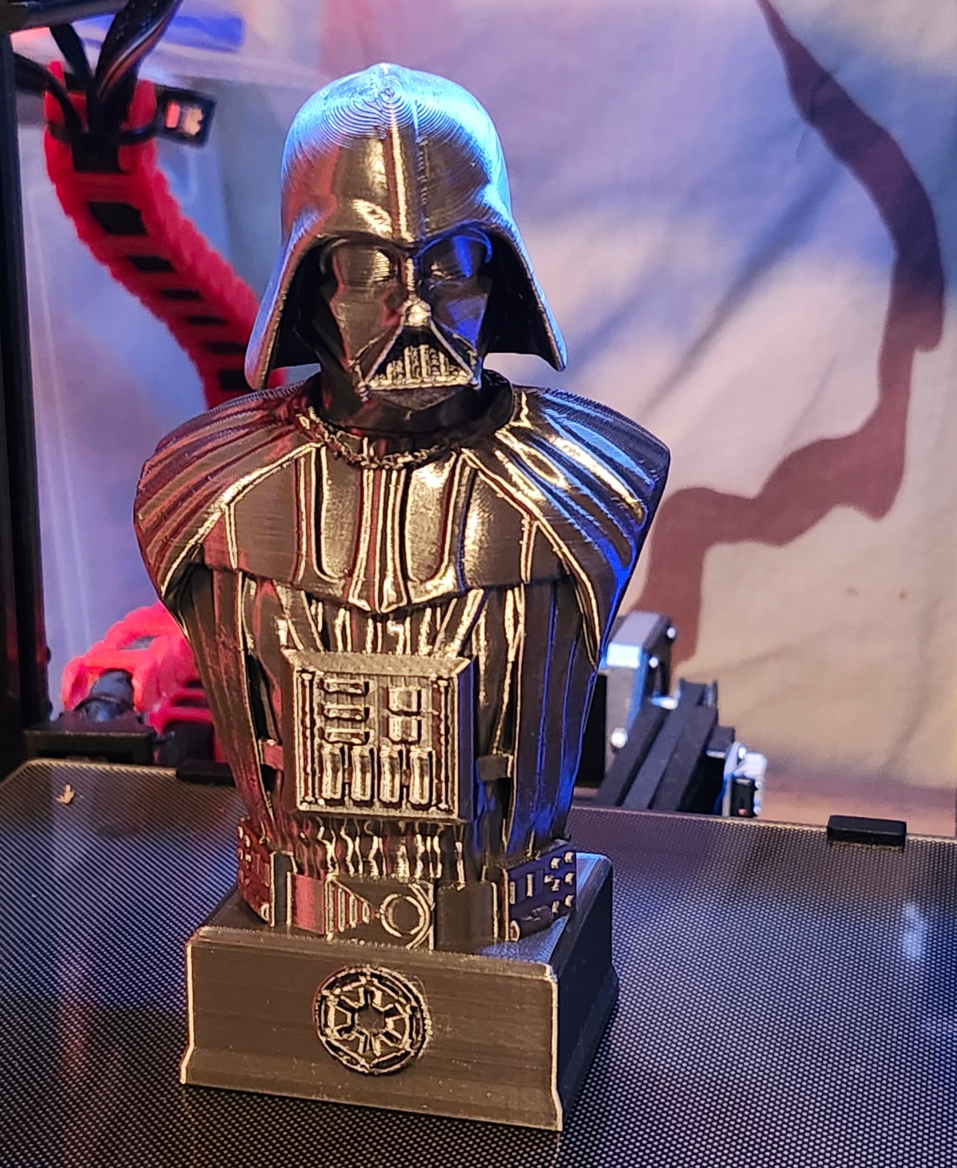 Made on an Ender 3 using Ziro's Silky Black Silver PLA