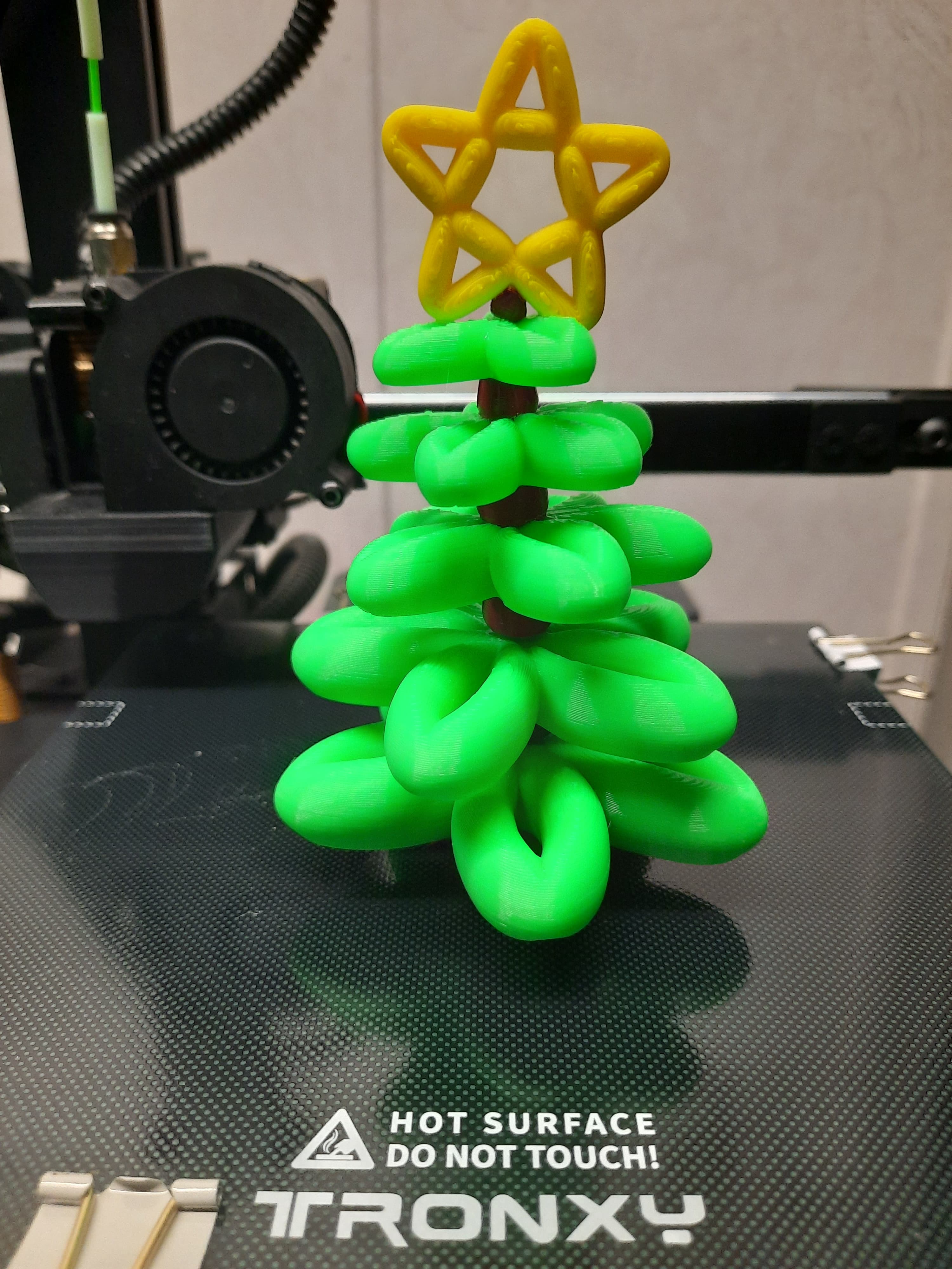 Thanks Chelsea 👋
I printed it at 48% scale so all the branches would fit in one print on my tiny tronxy crux 1
Thanks for sharing your amazing talent with us 🎄
