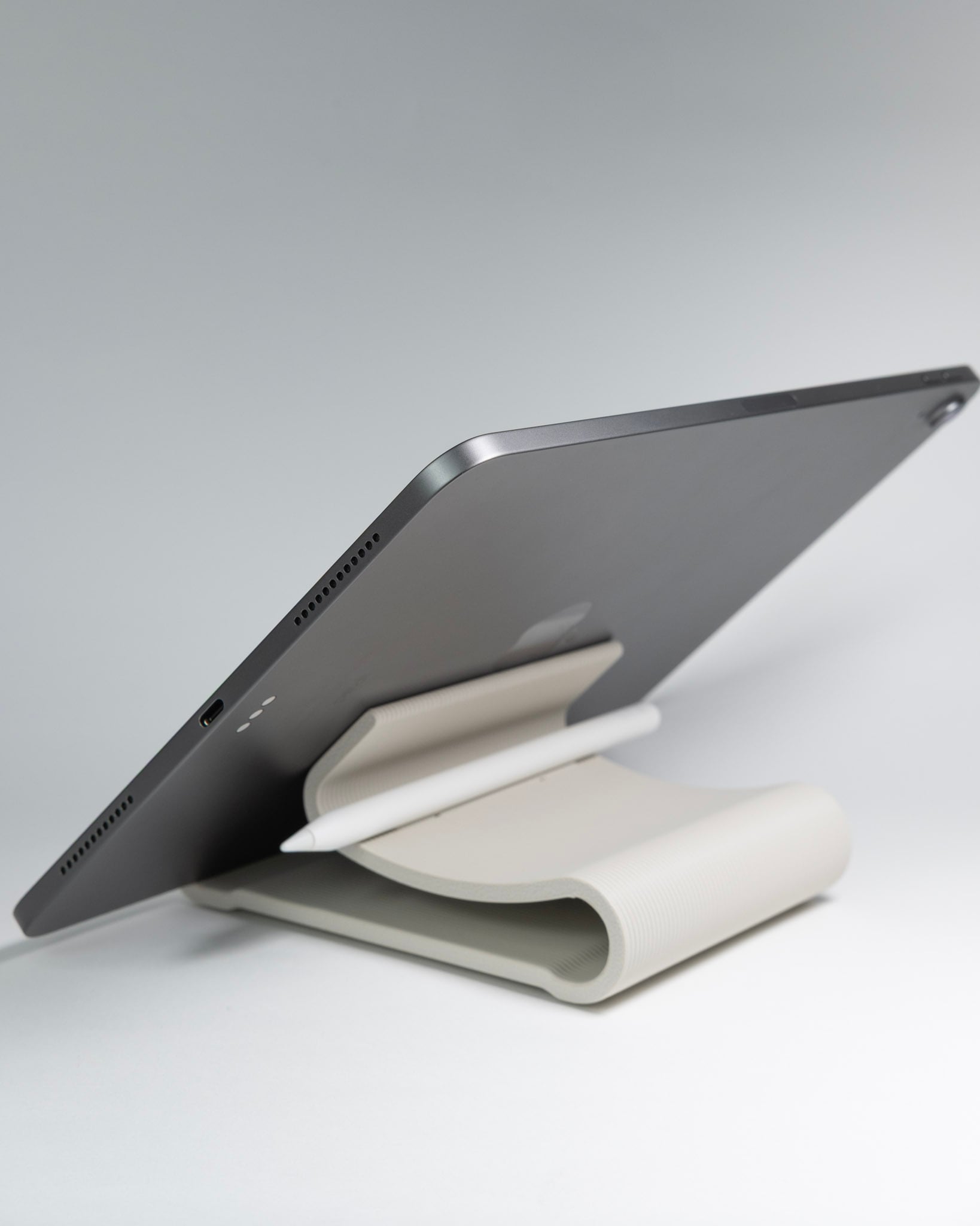 Concrete Wave - Device Stand 3d model