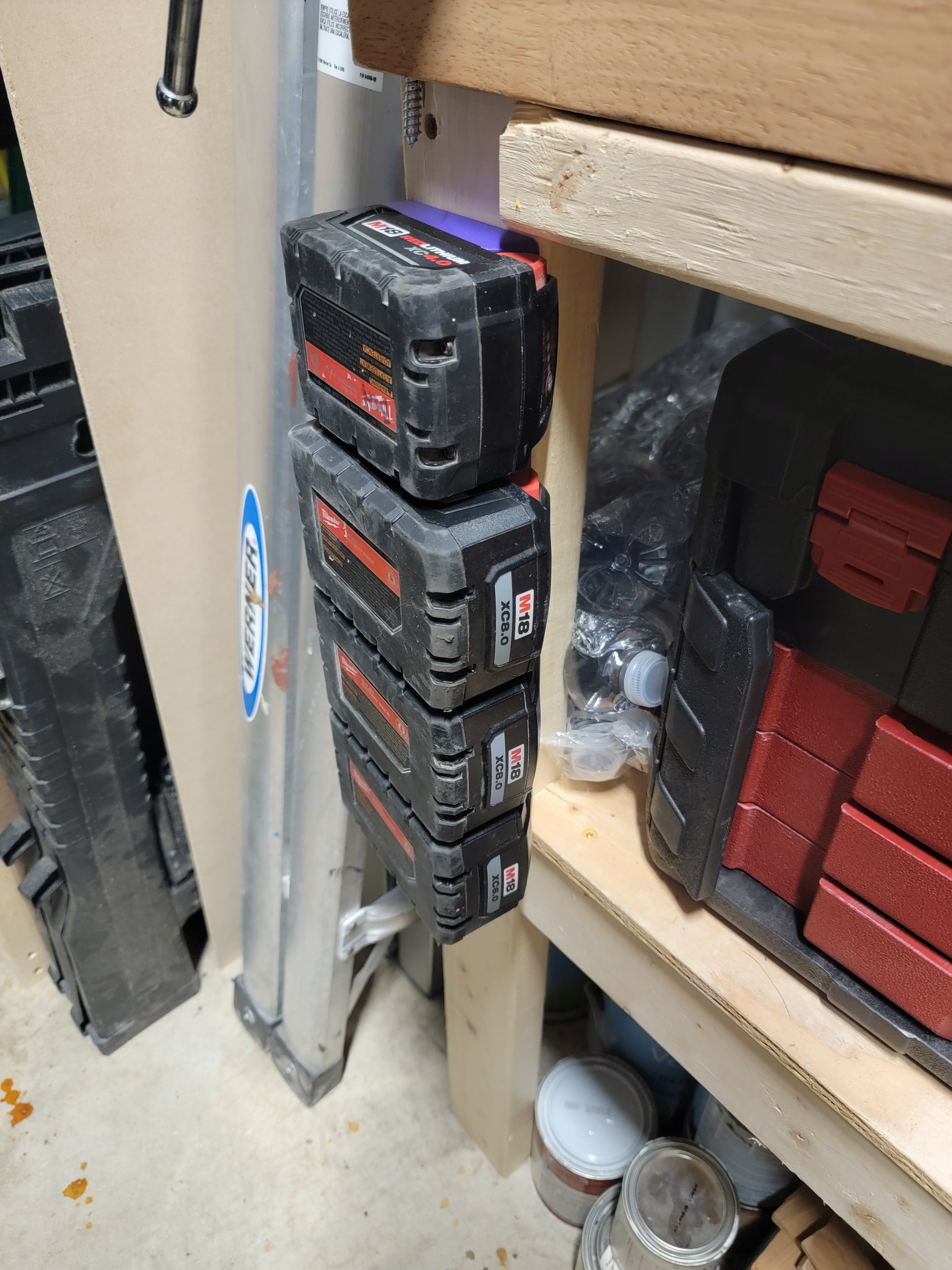 (Remix) Milwaukee Battery Rack M18 - Modular Remix 3d model