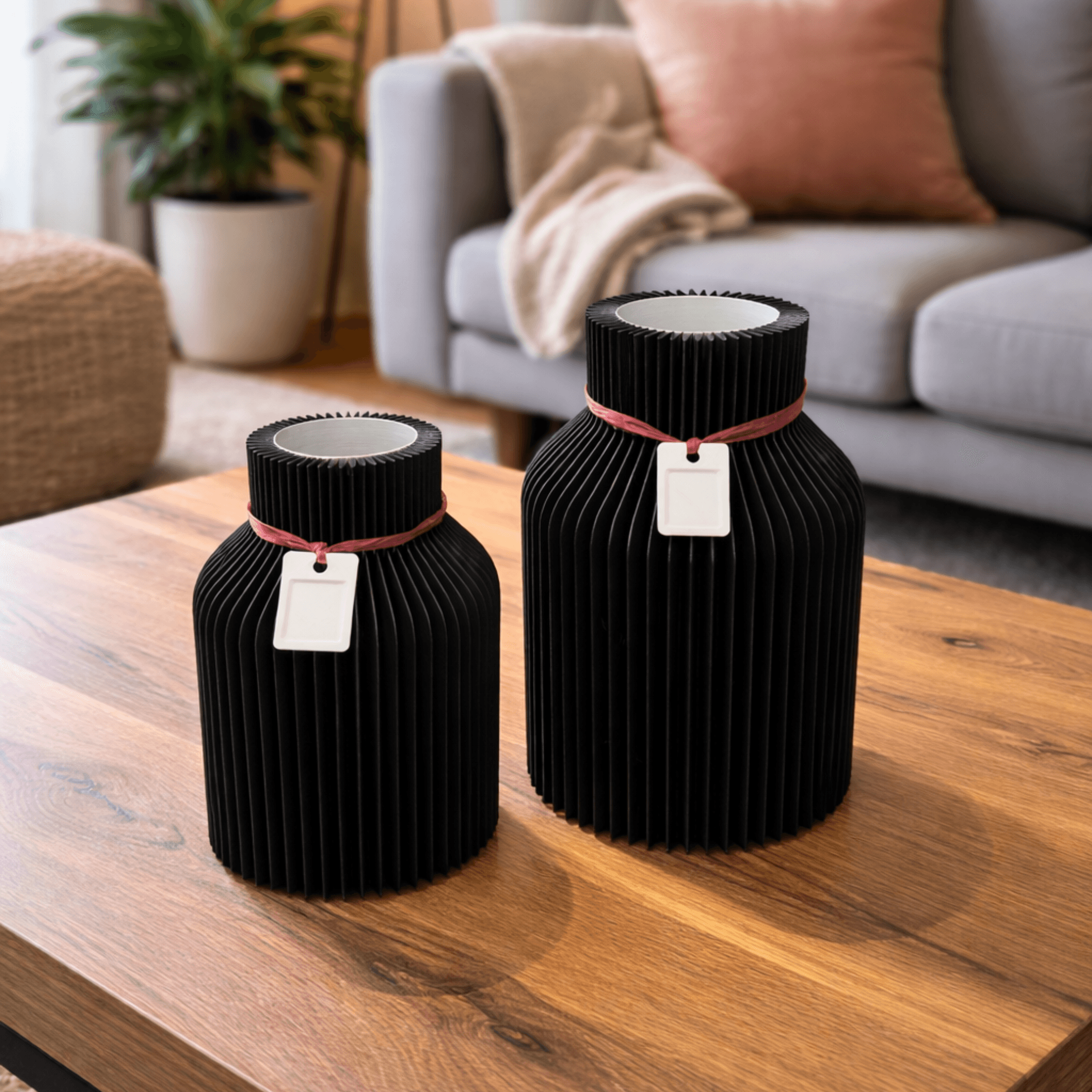 RIBBED VASE WITH INLET & PENDANT / MODERN DECOR / HOMEDECOR / TABLEDECOR 3d model