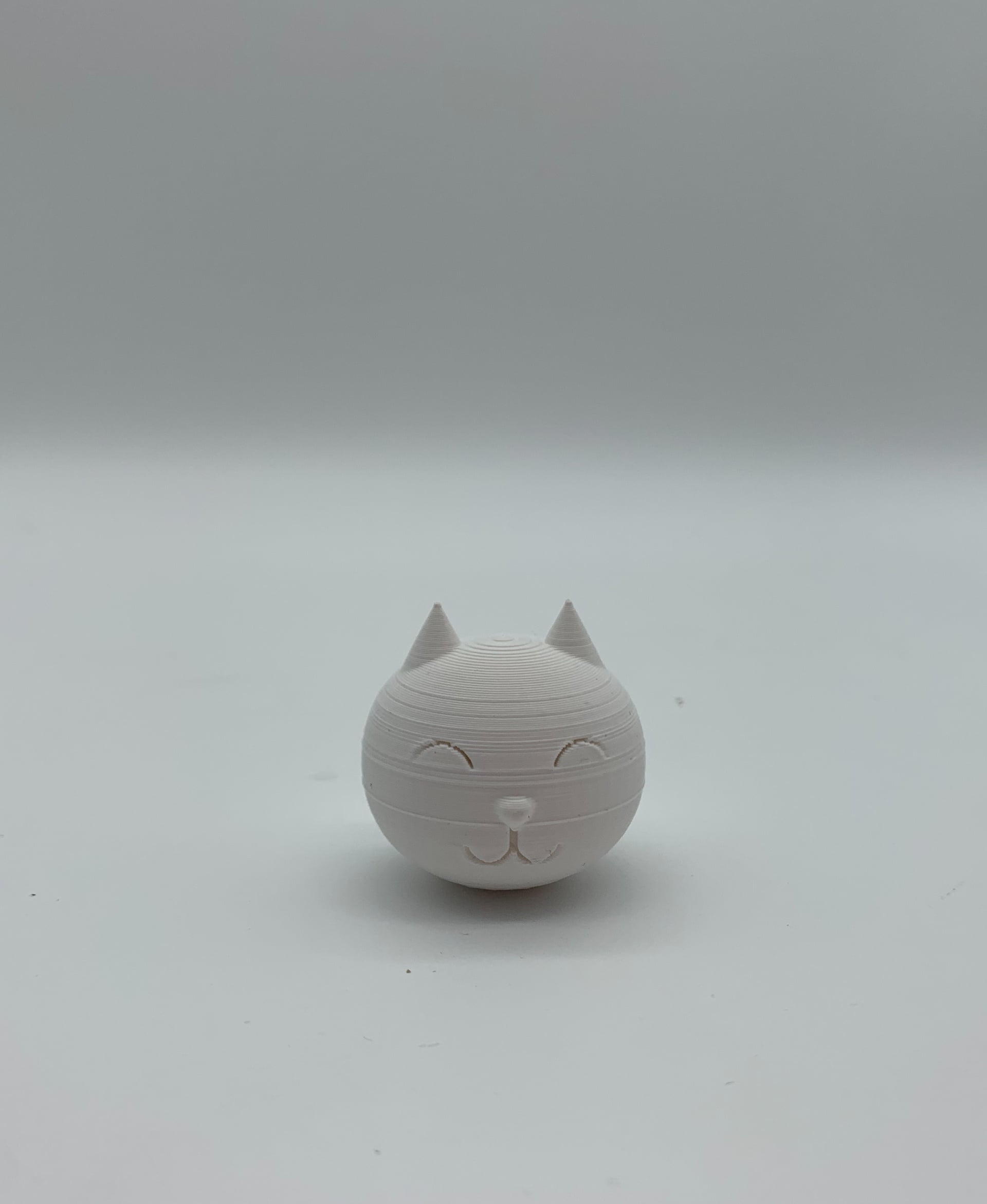 Distributeur de croquettes - Tête de chat servant de poignée à l'hélice - 3d model