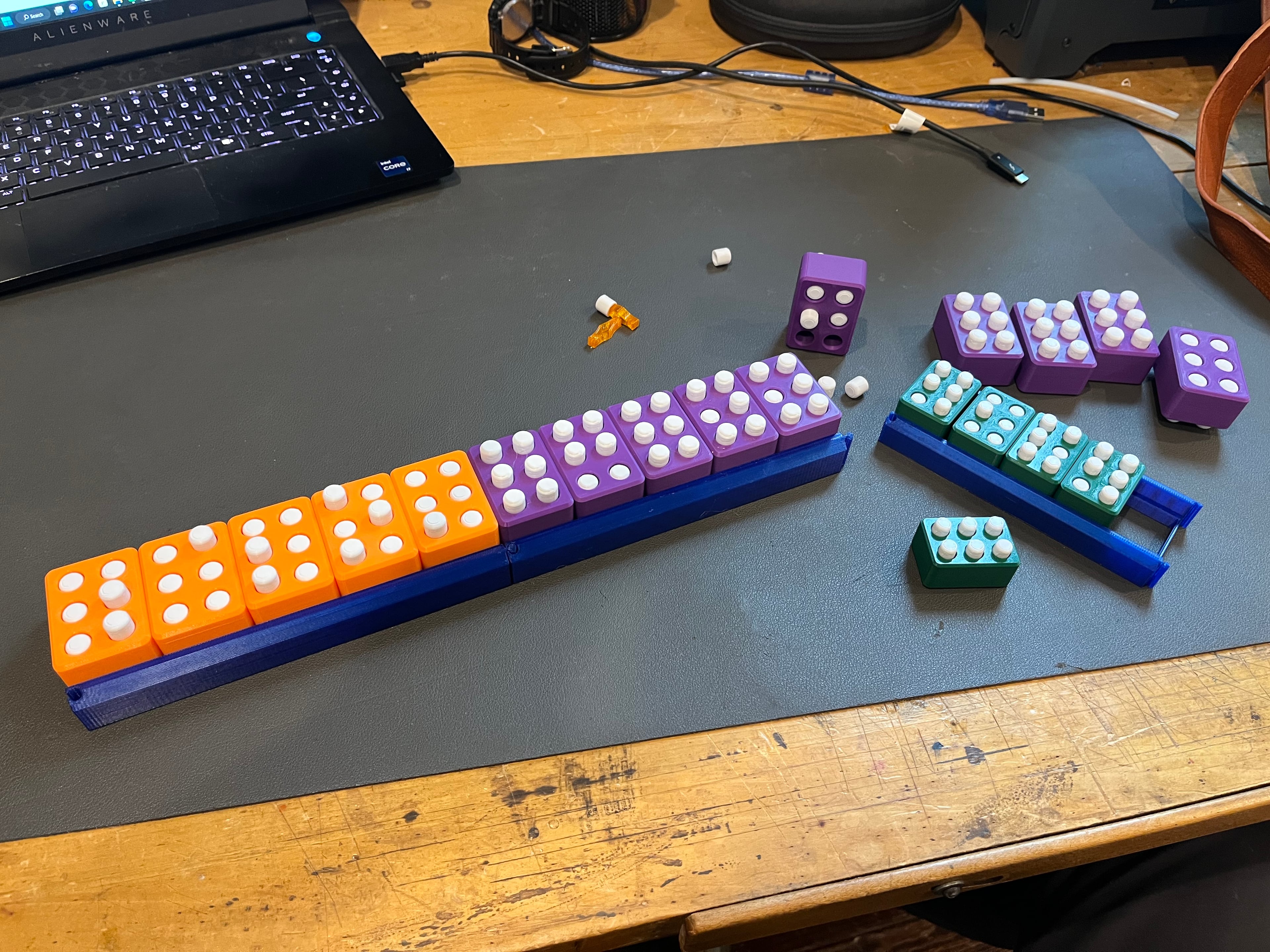 Braille Trainer Base 5 cells.stl 3d model