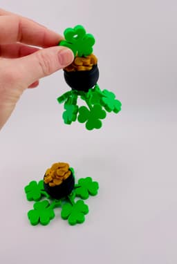 Pot O'Gold Flexi Spinner Fidget & Key Chain 3d model