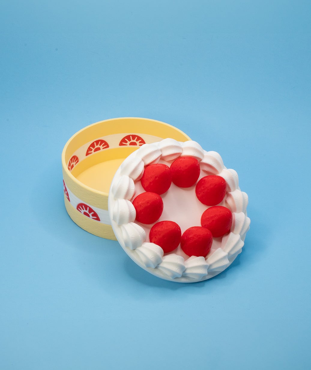 Circle Strawberry Cake Container 3d model