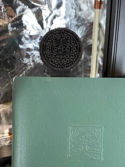 Oreo Bookmark 3d model