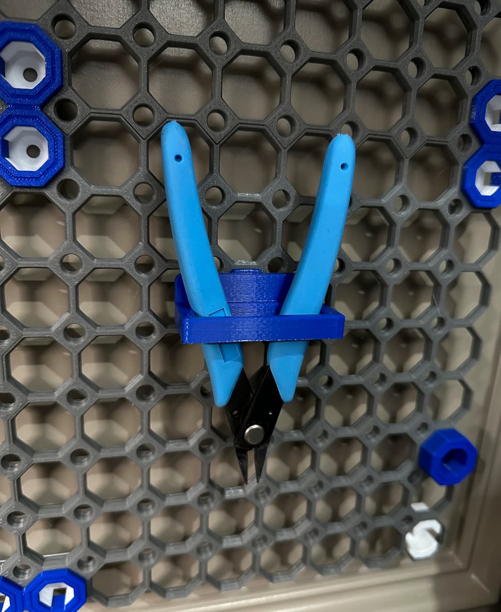 Snips Bracket for Multiboard 3d model
